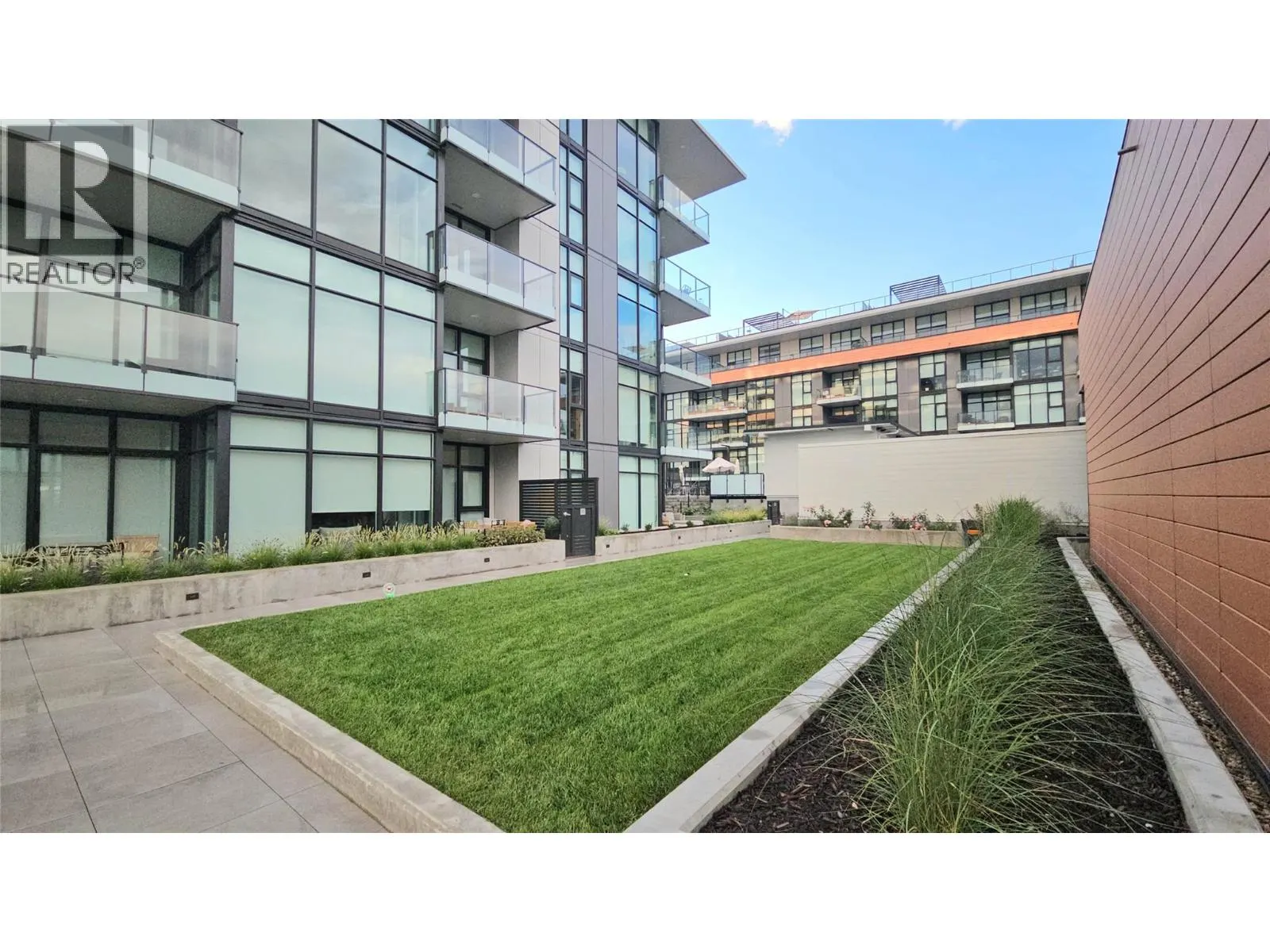 3409 Lakeshore Road Unit# 305