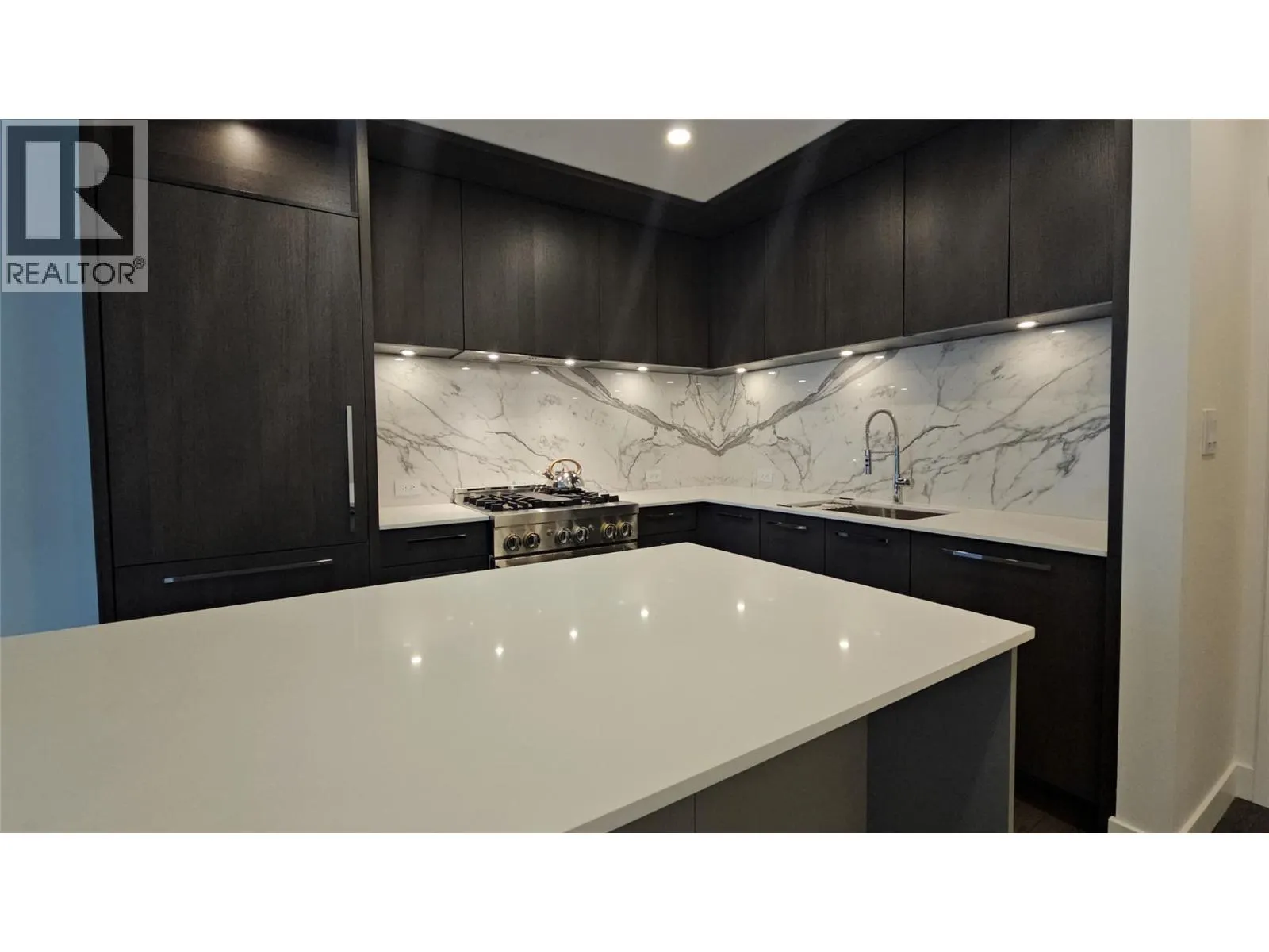 3409 Lakeshore Road Unit# 305