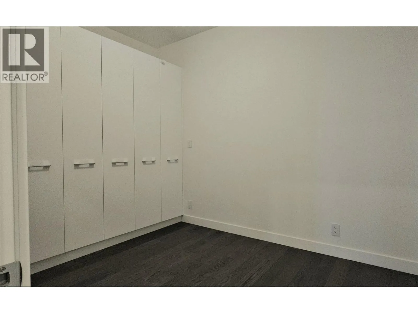 3409 Lakeshore Road Unit# 305
