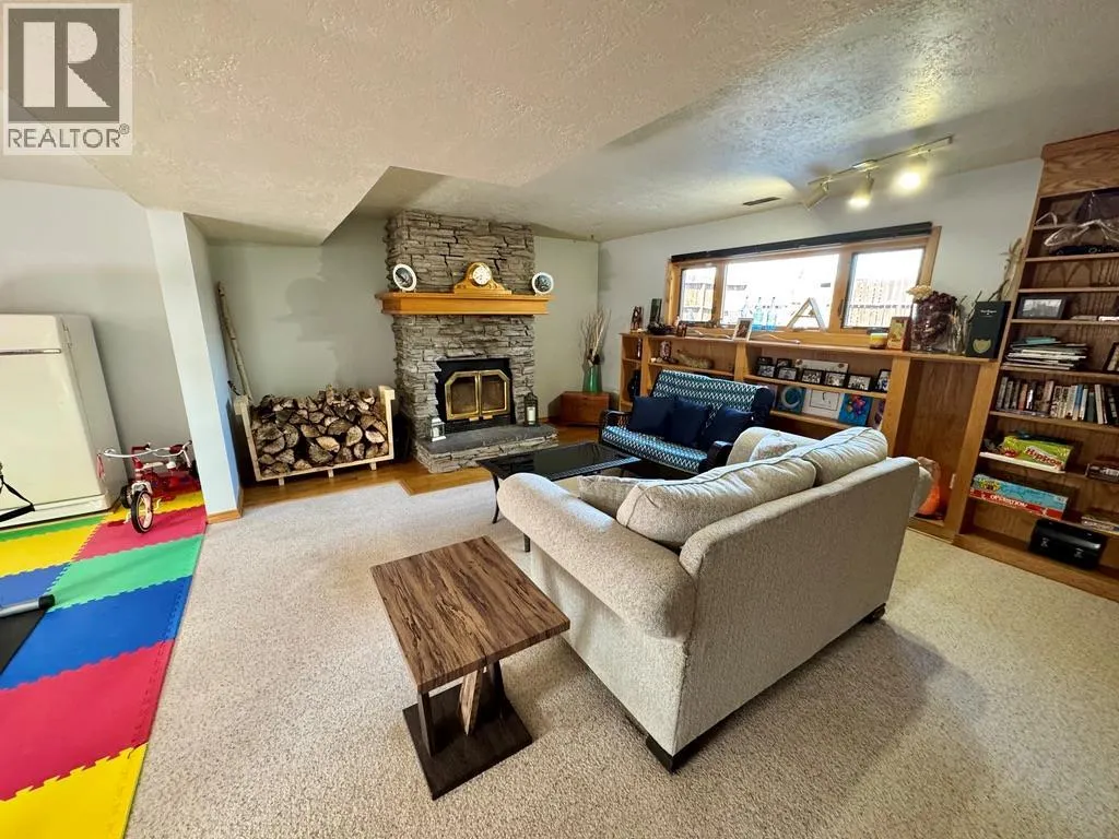 1708 CEDARWOOD Court
