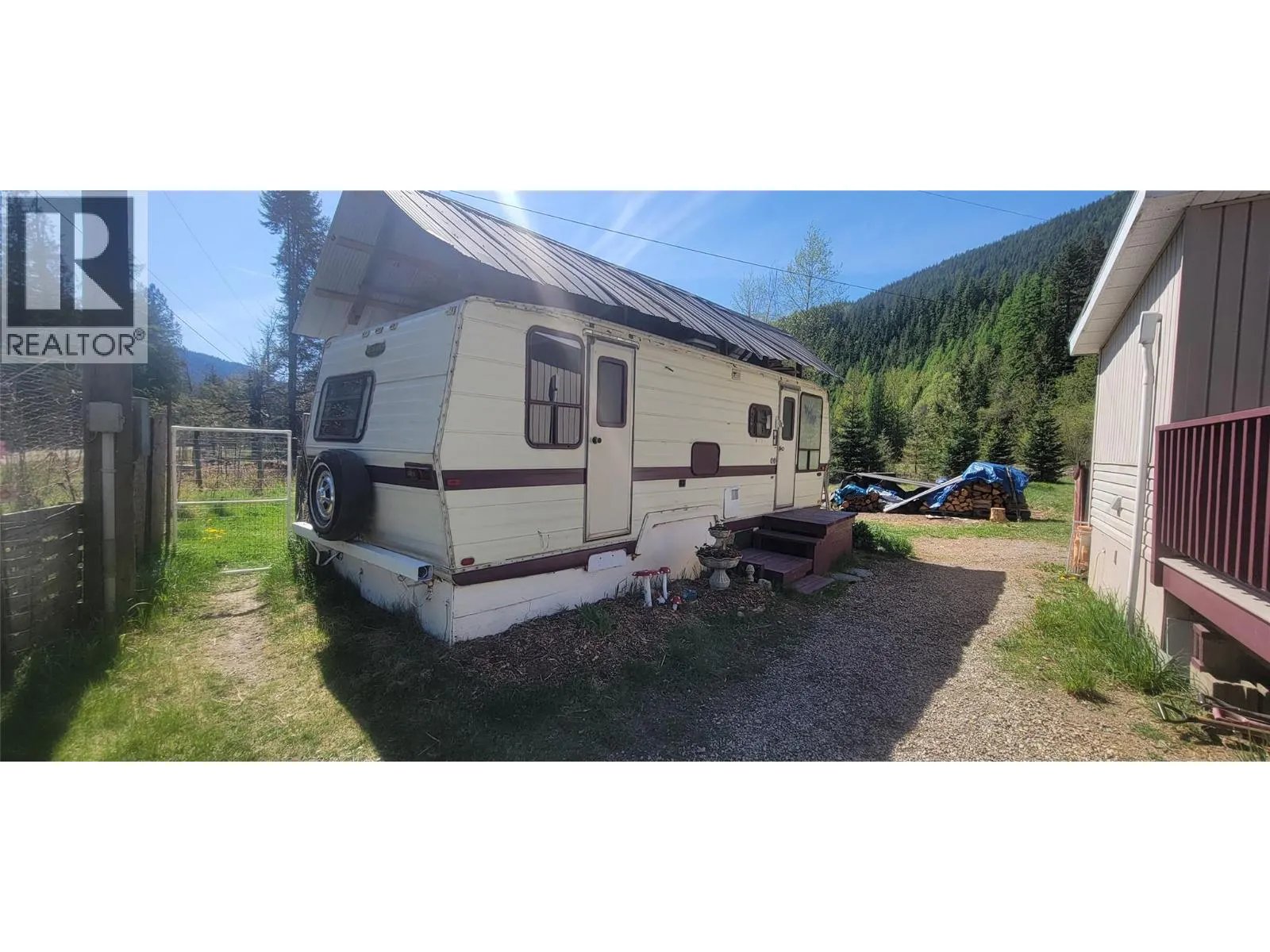 2467 SLOCAN VALLEY  WEST Road