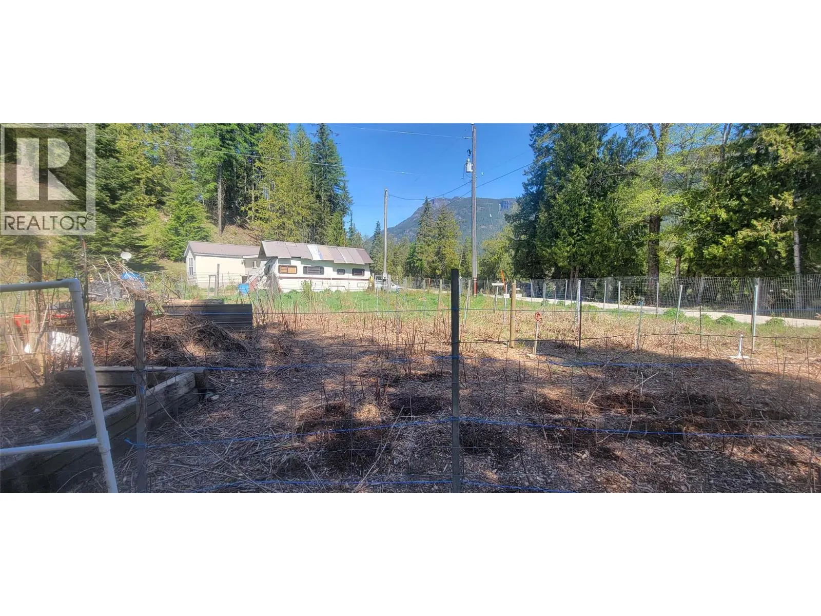 2467 SLOCAN VALLEY  WEST Road