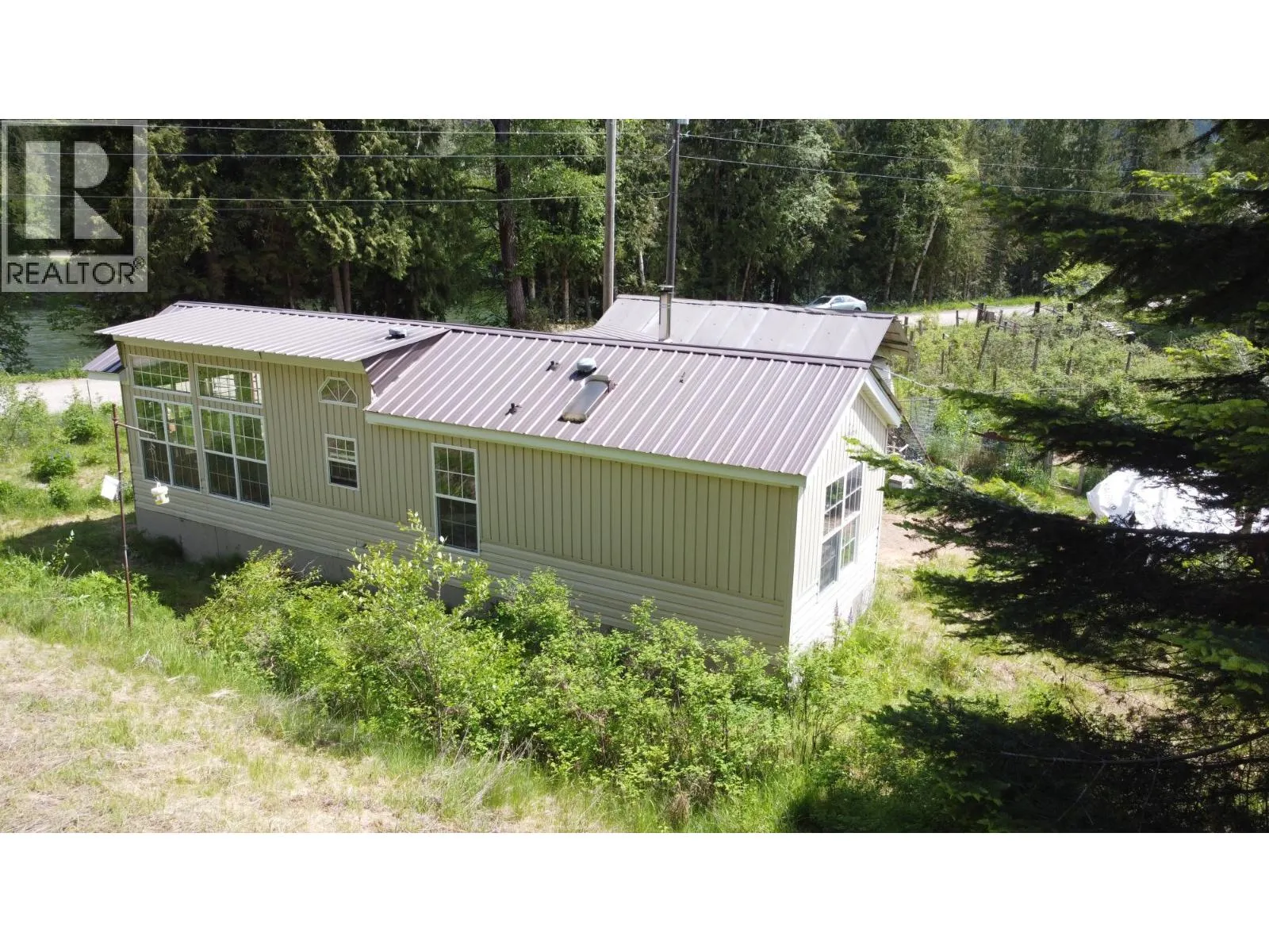 2467 SLOCAN VALLEY  WEST Road