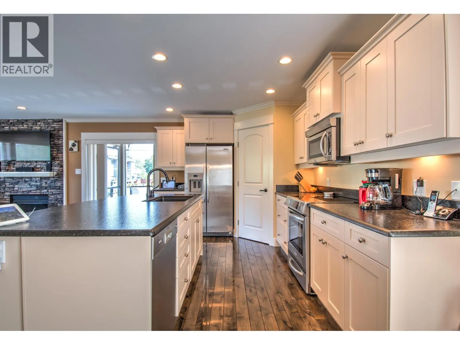 5409 Willow Drive
