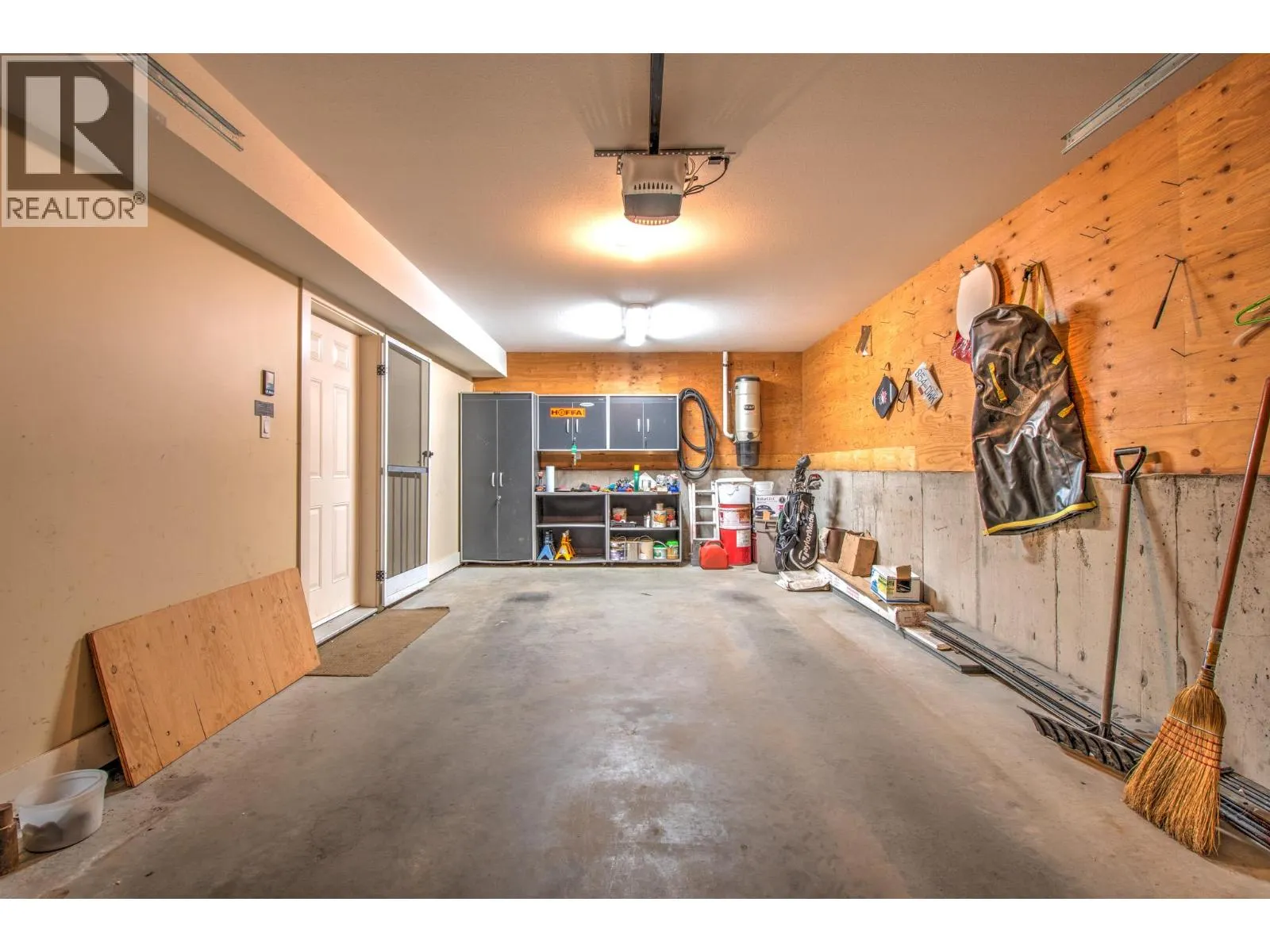 5409 Willow Drive