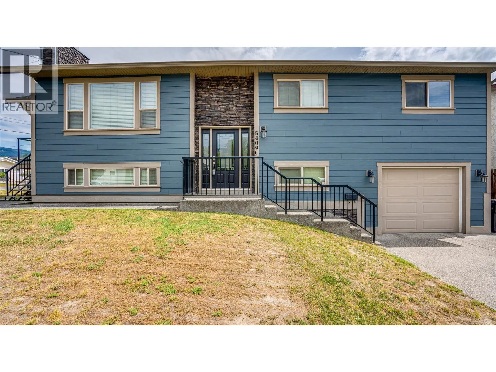5409 Willow Drive