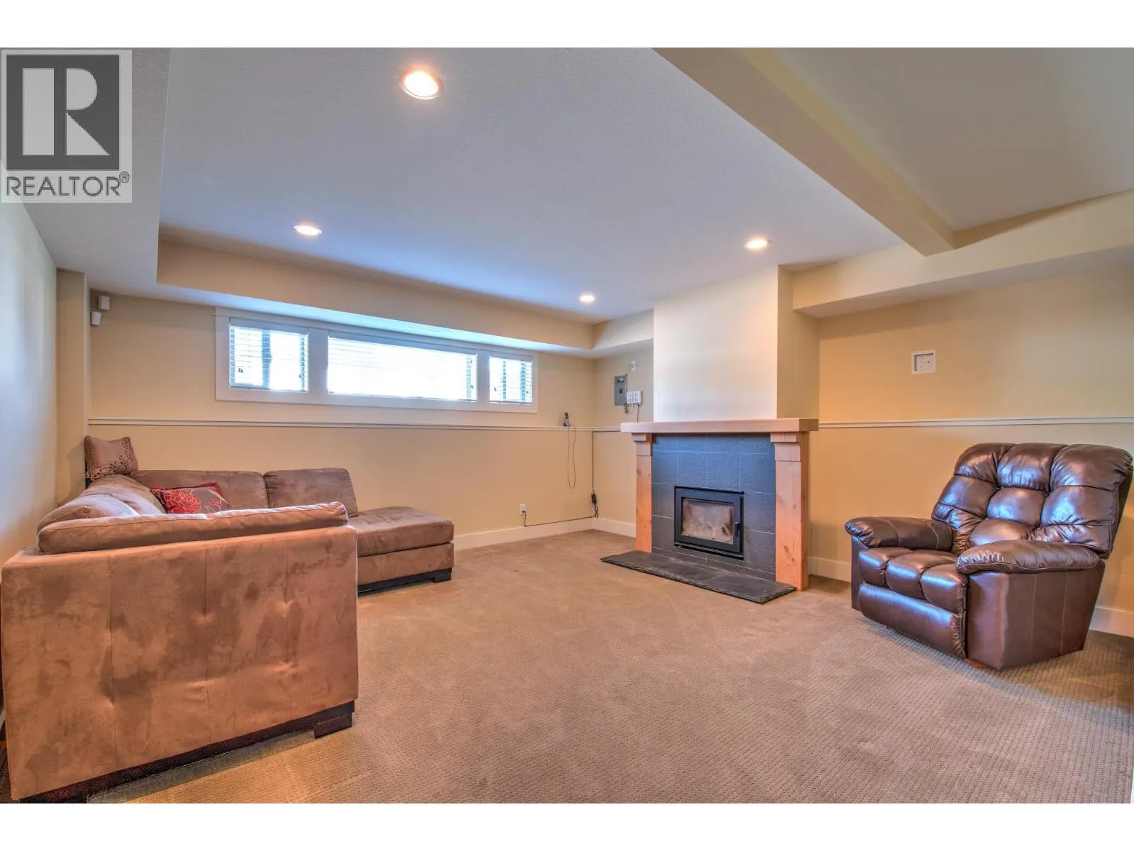 5409 Willow Drive