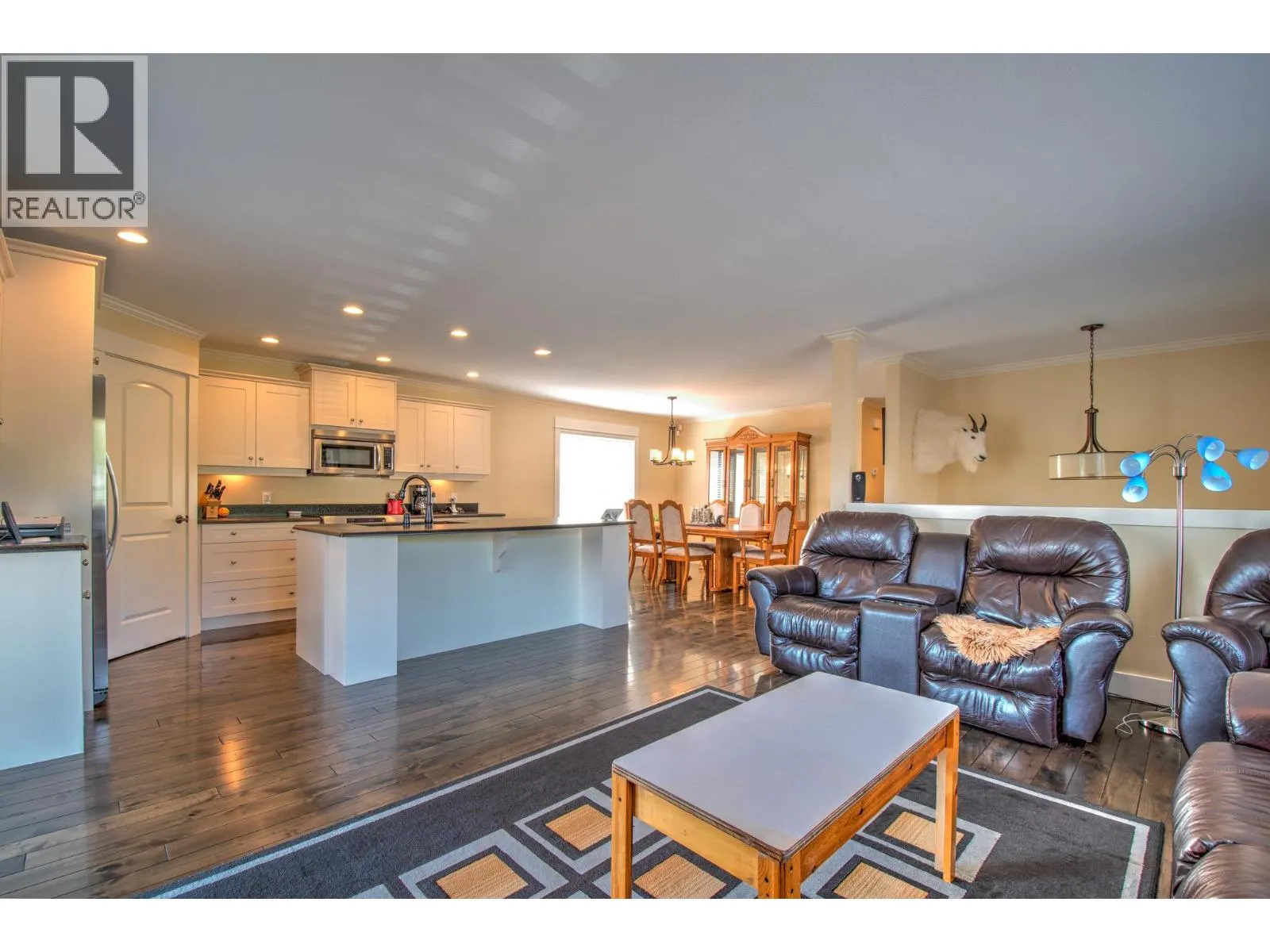5409 Willow Drive