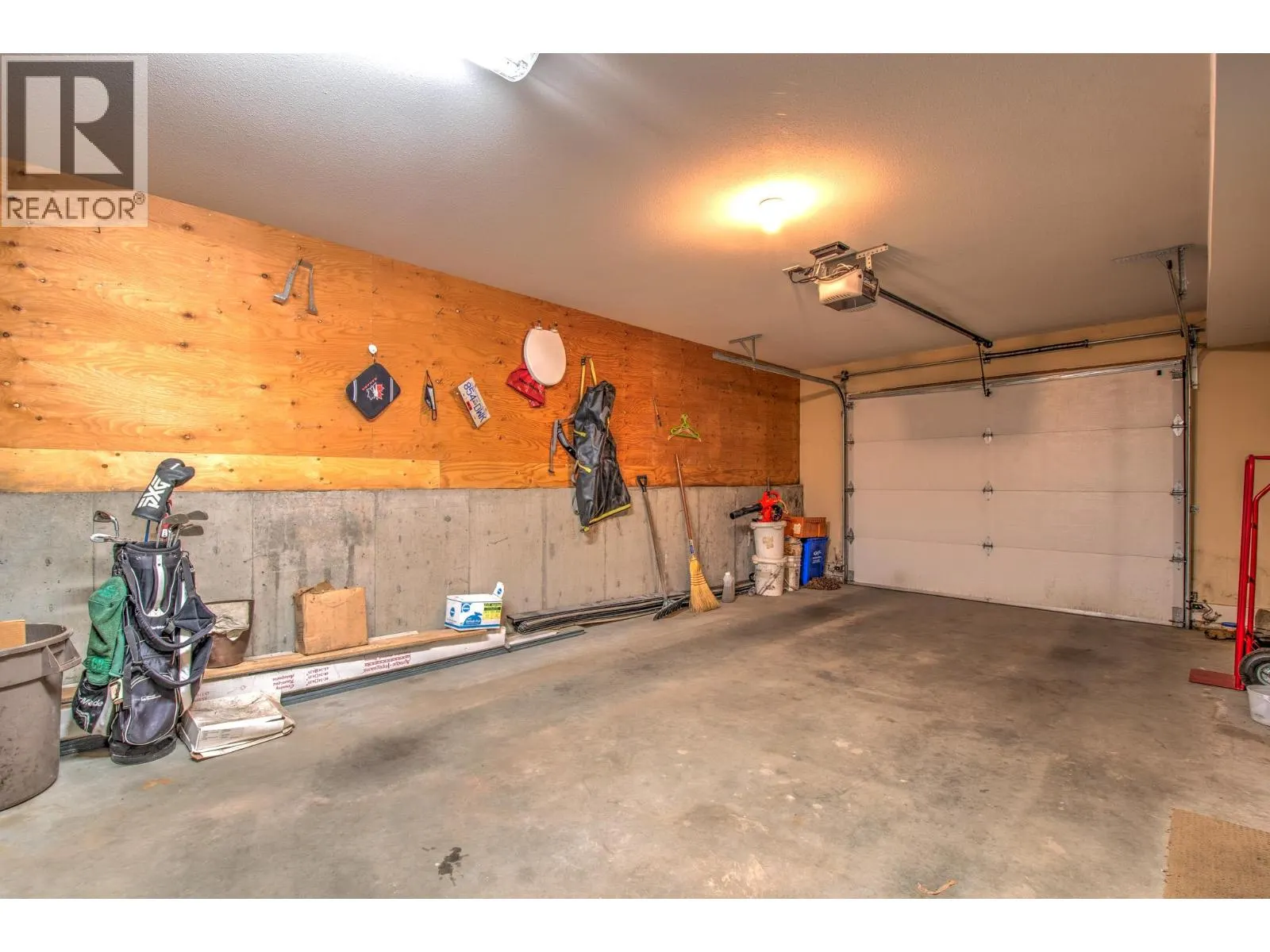 5409 Willow Drive