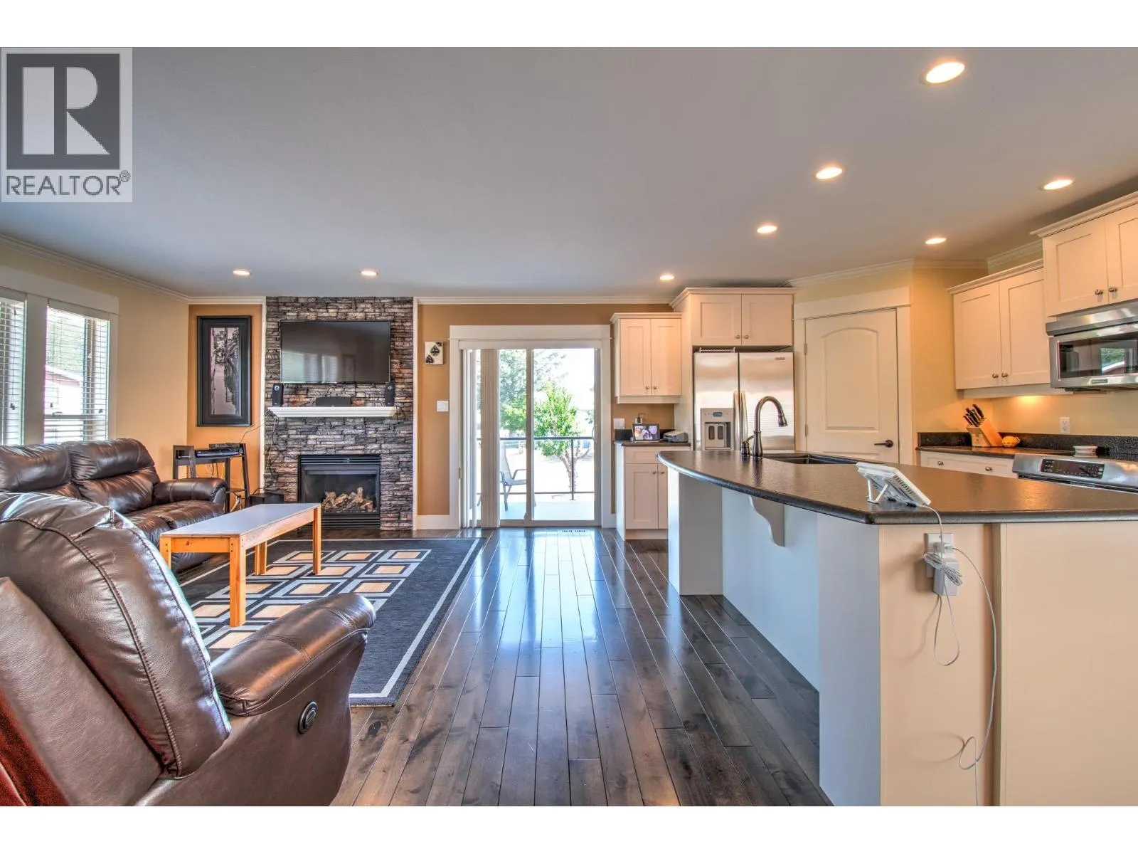 5409 Willow Drive
