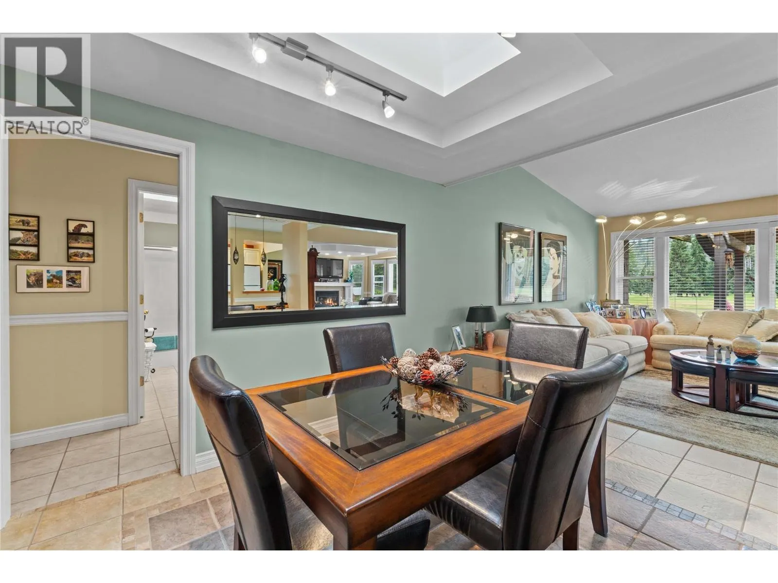 2552 Golf View Crescent