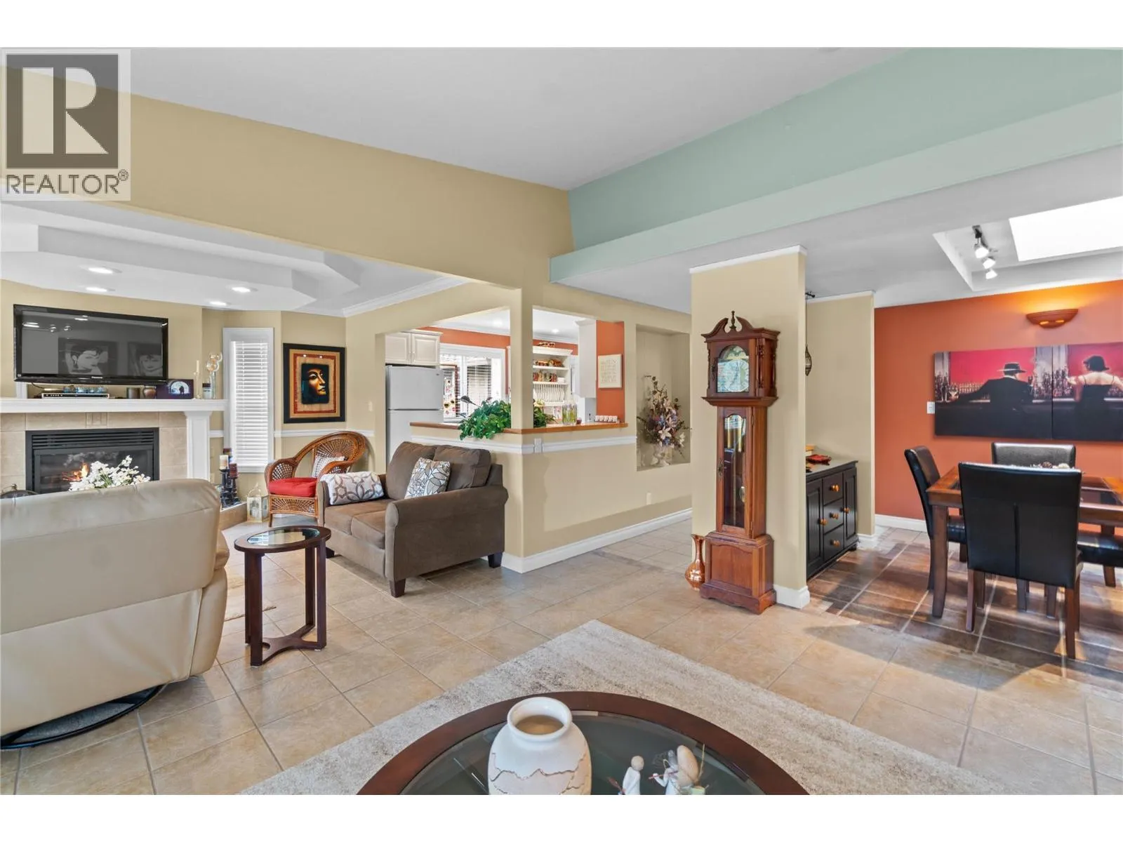 2552 Golf View Crescent