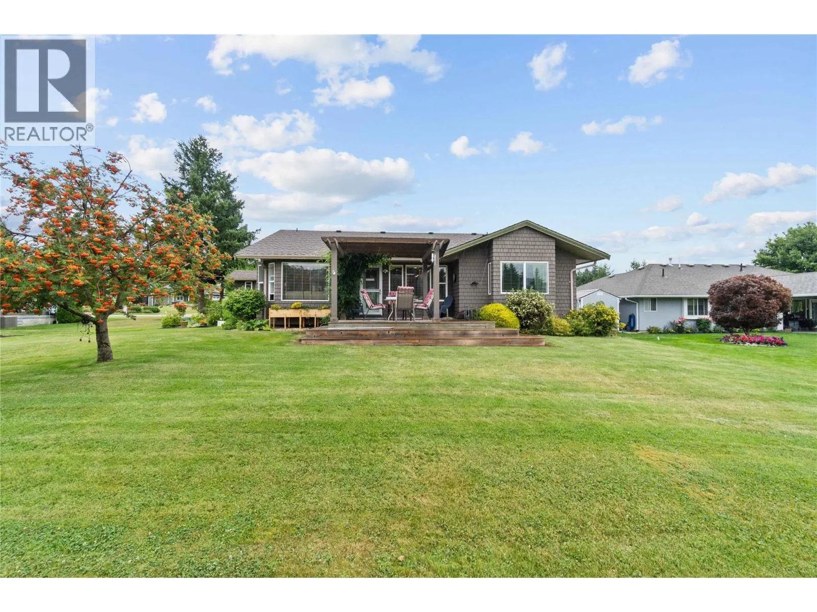 2552 Golf View Crescent