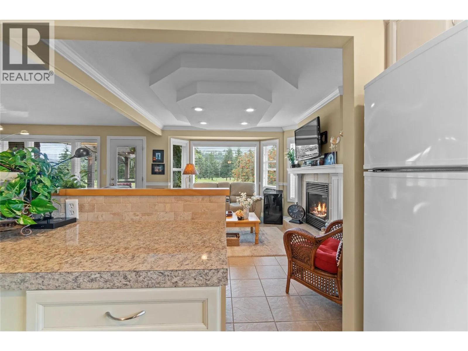 2552 Golf View Crescent
