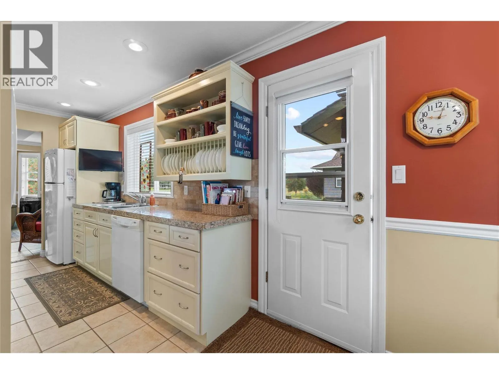 2552 Golf View Crescent