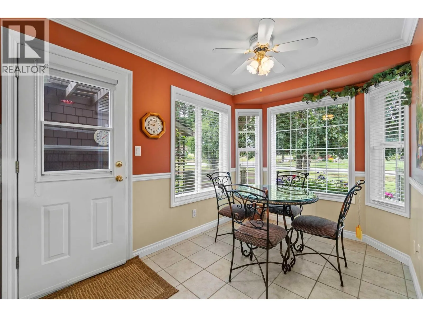 2552 Golf View Crescent