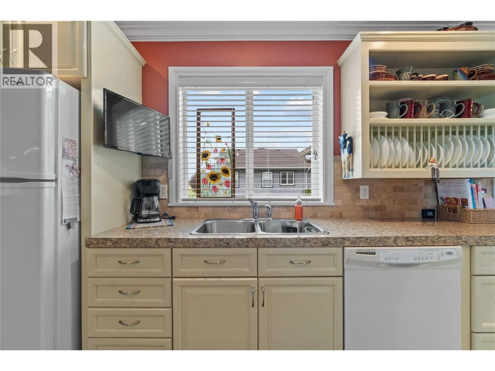 2552 Golf View Crescent