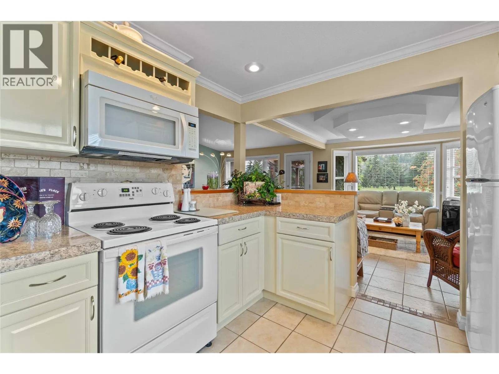 2552 Golf View Crescent