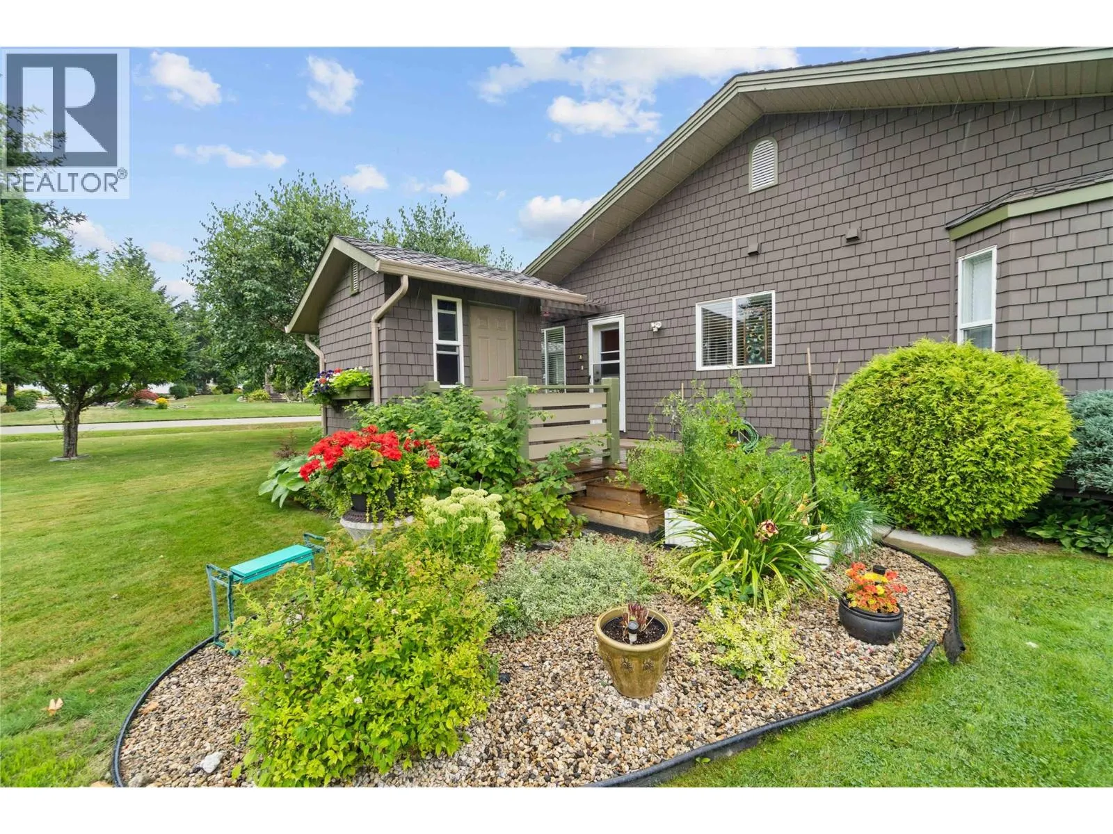 2552 Golf View Crescent