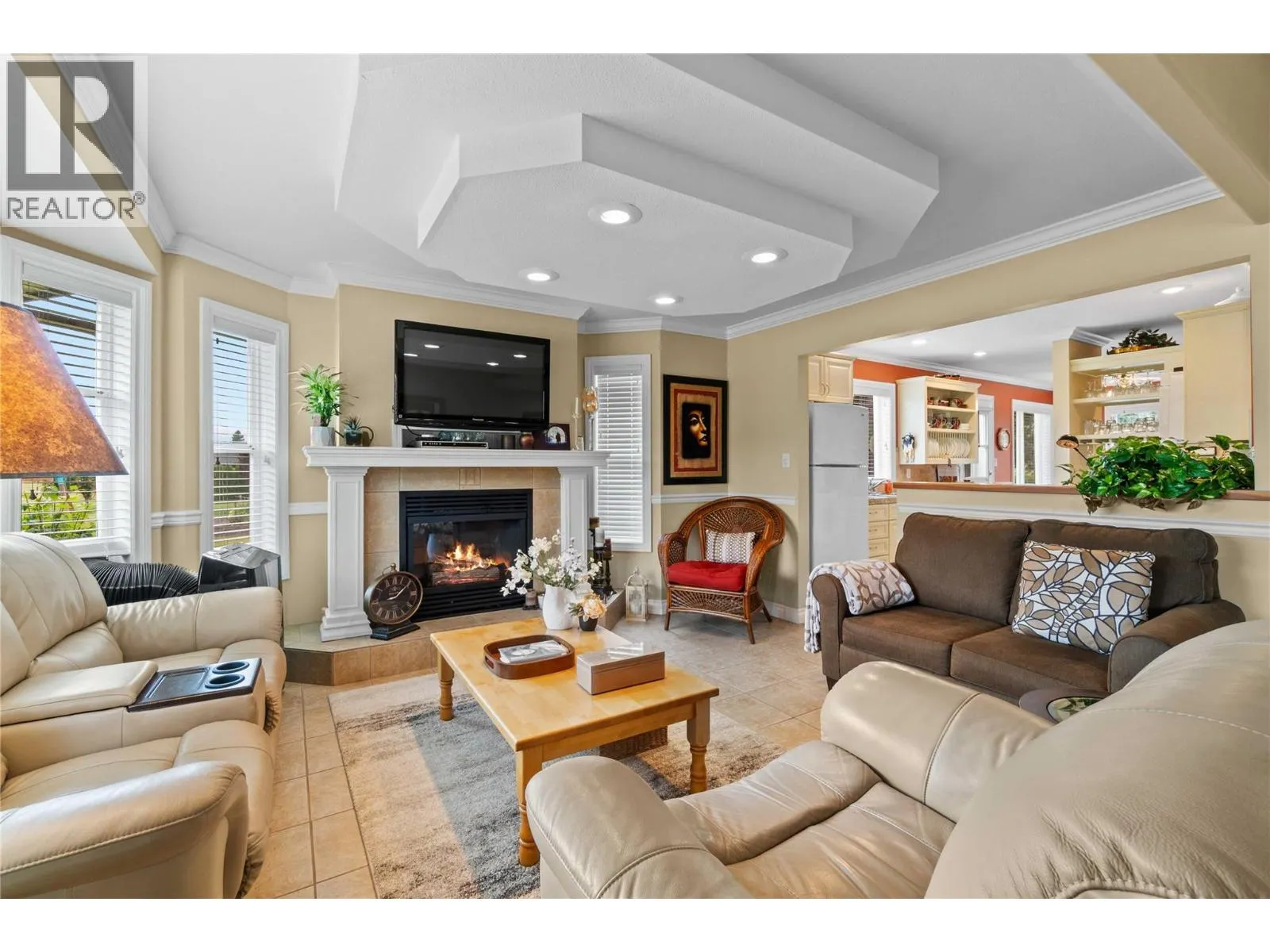 2552 Golf View Crescent