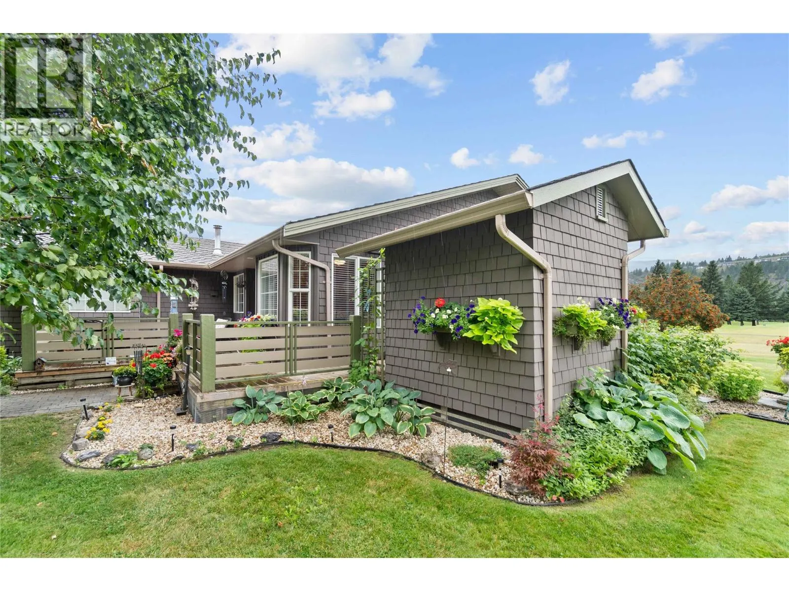 2552 Golf View Crescent