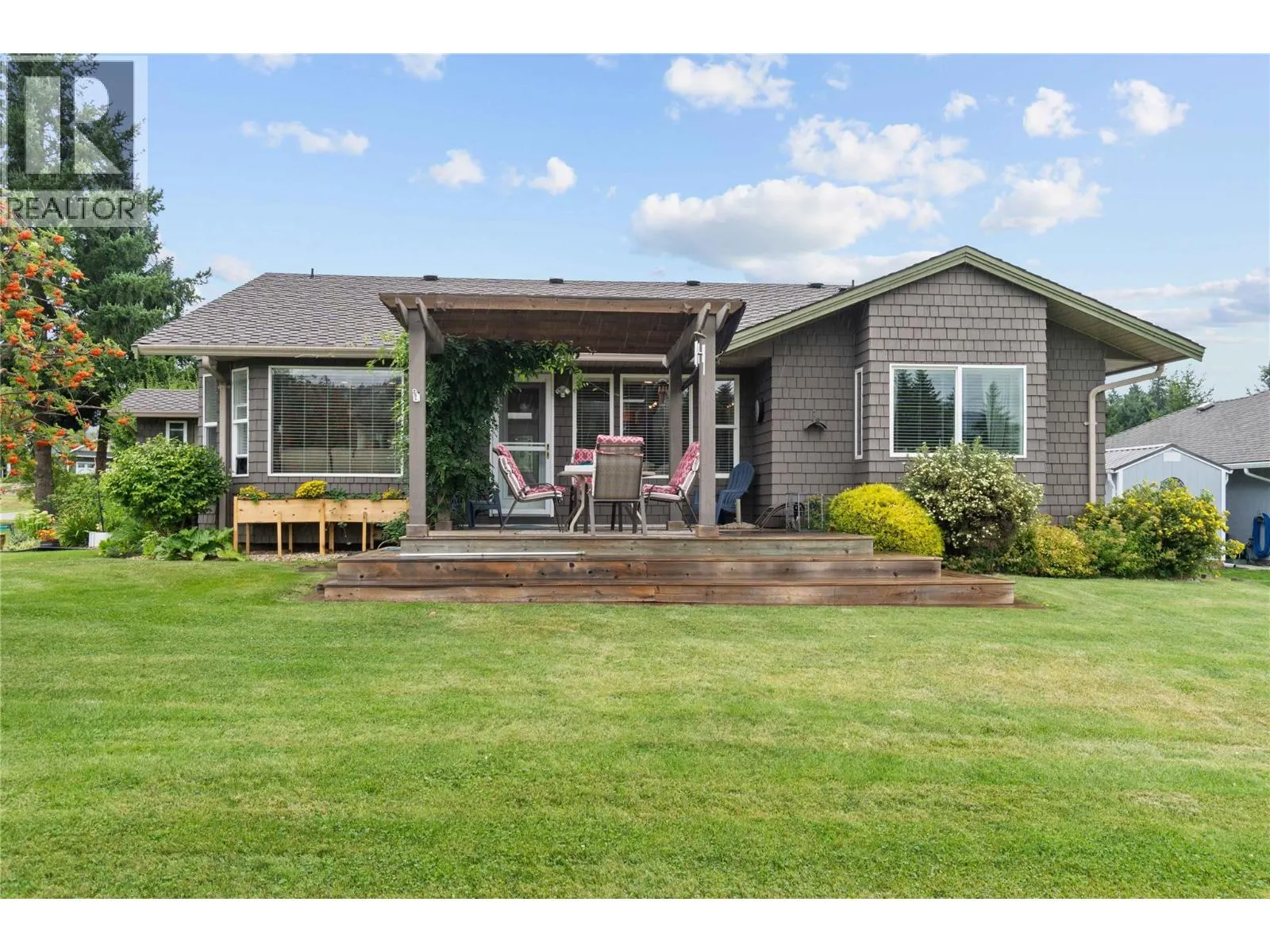 2552 Golf View Crescent
