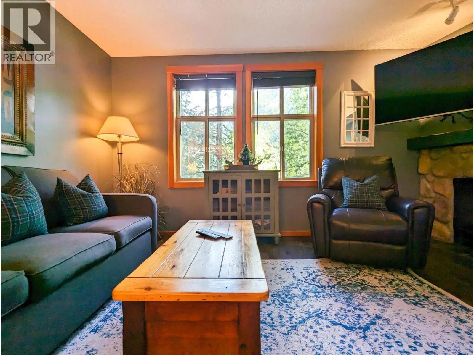 2060 SUMMIT Drive Unit# 208