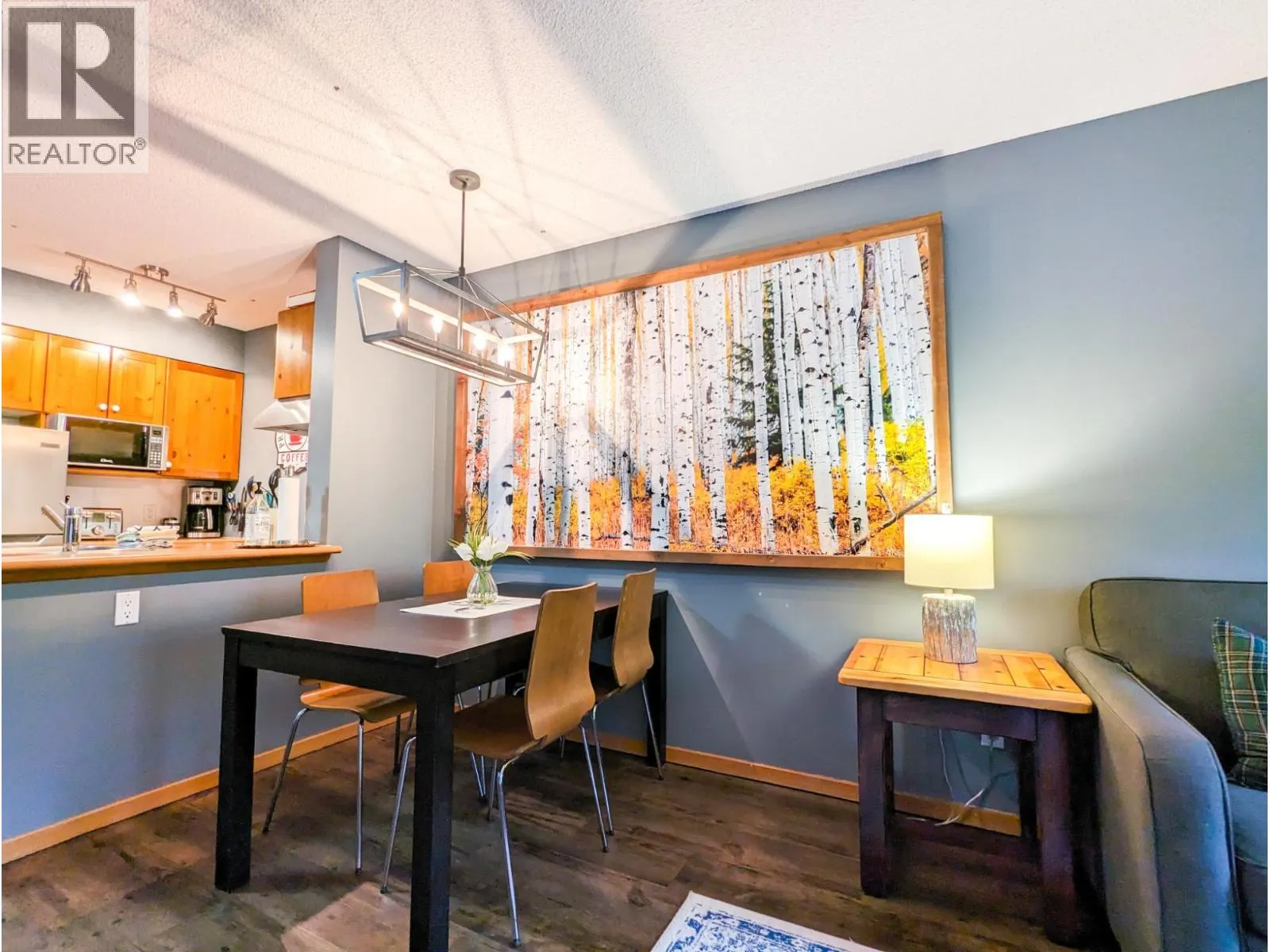 2060 SUMMIT Drive Unit# 208
