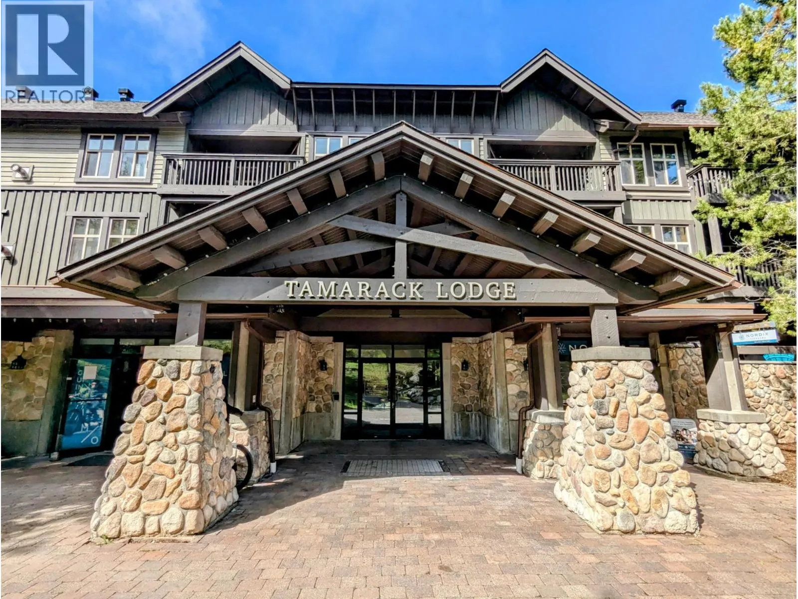 2060 SUMMIT Drive Unit# 208