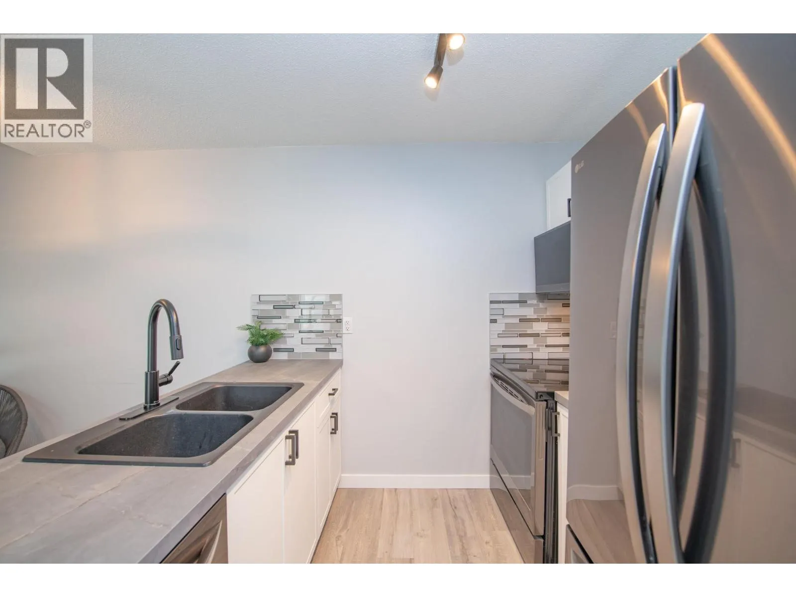 3800 40 Avenue Unit# 25