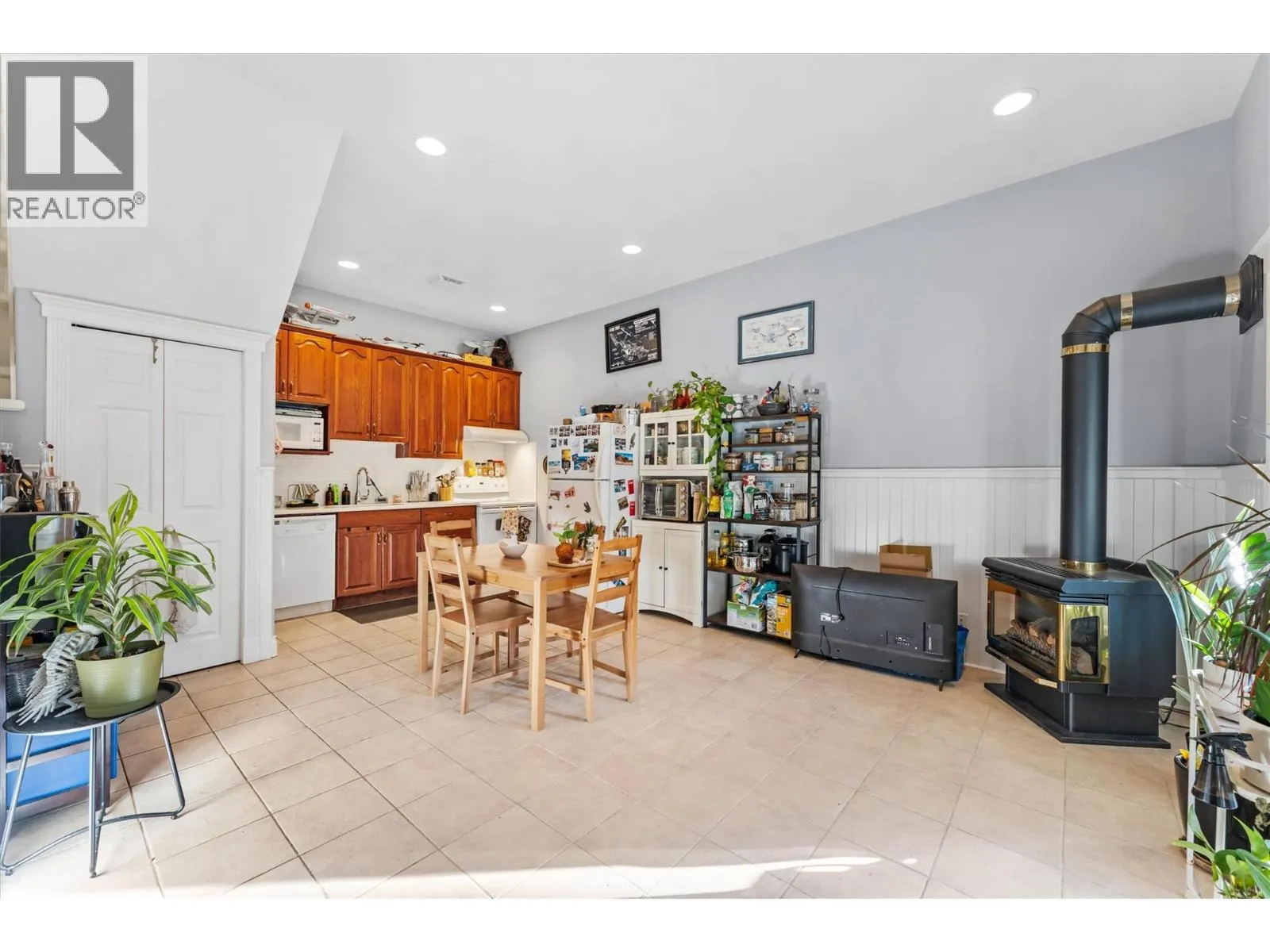 3052 Lakeview Cove Road