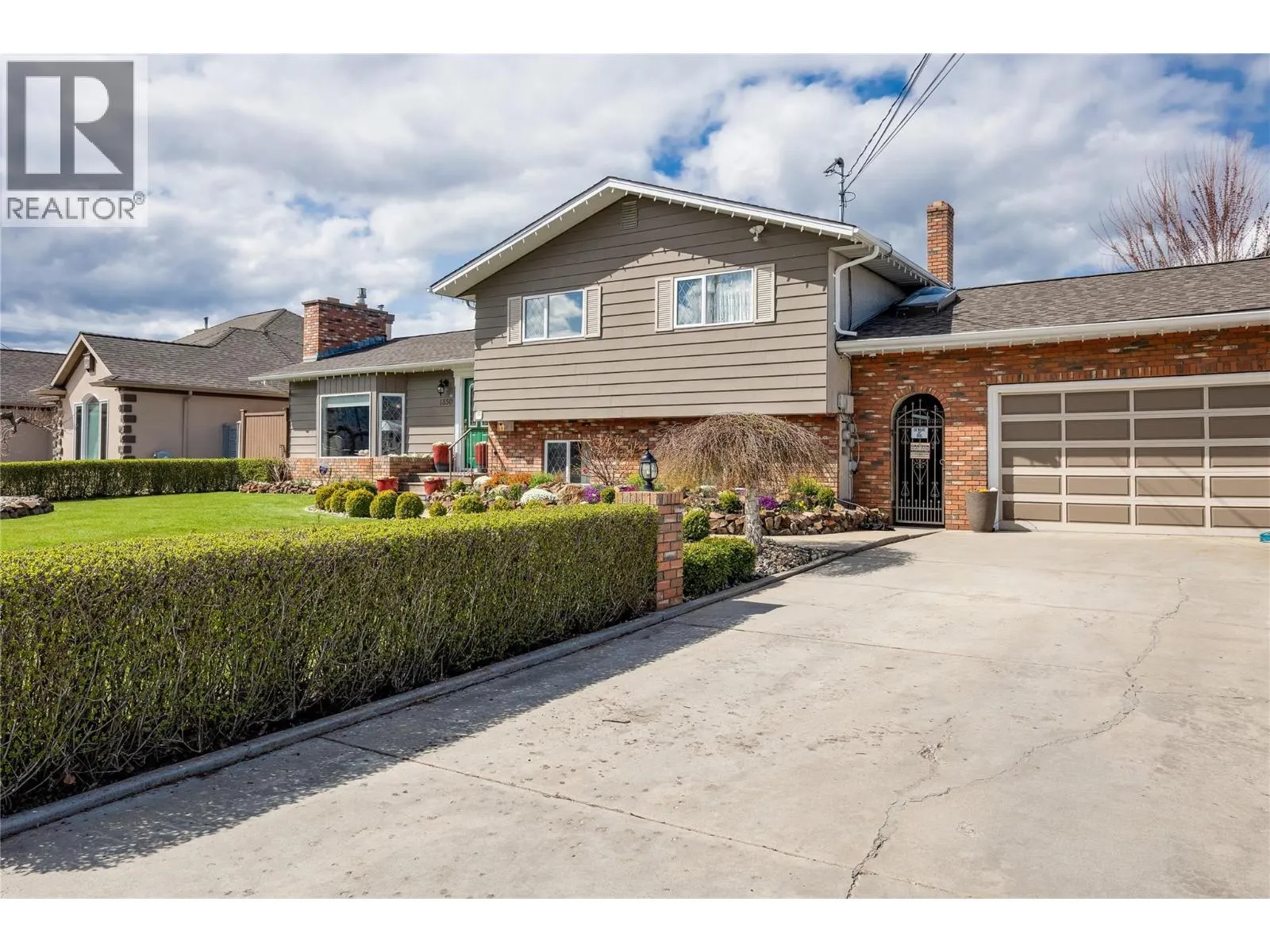 1350 Green Bay Road