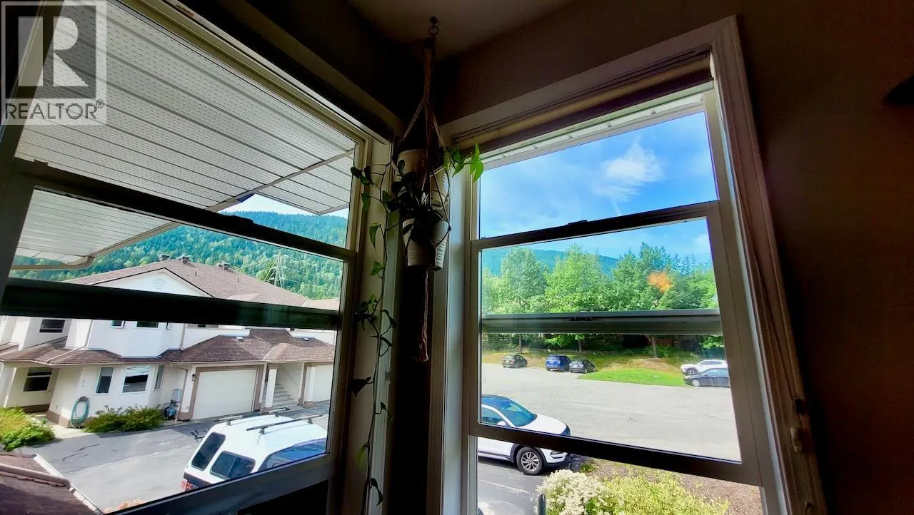 428 Beasley Crescent W