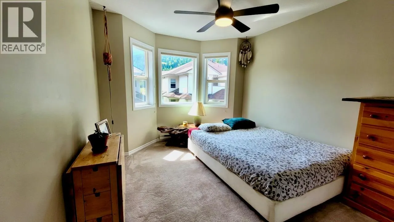 428 Beasley Crescent W