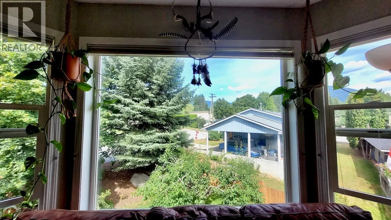 428 Beasley Crescent W