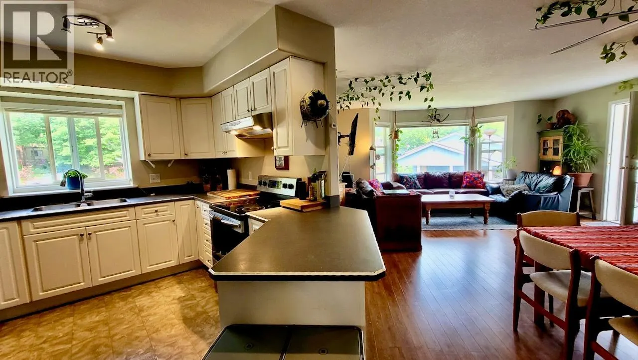 428 Beasley Crescent W