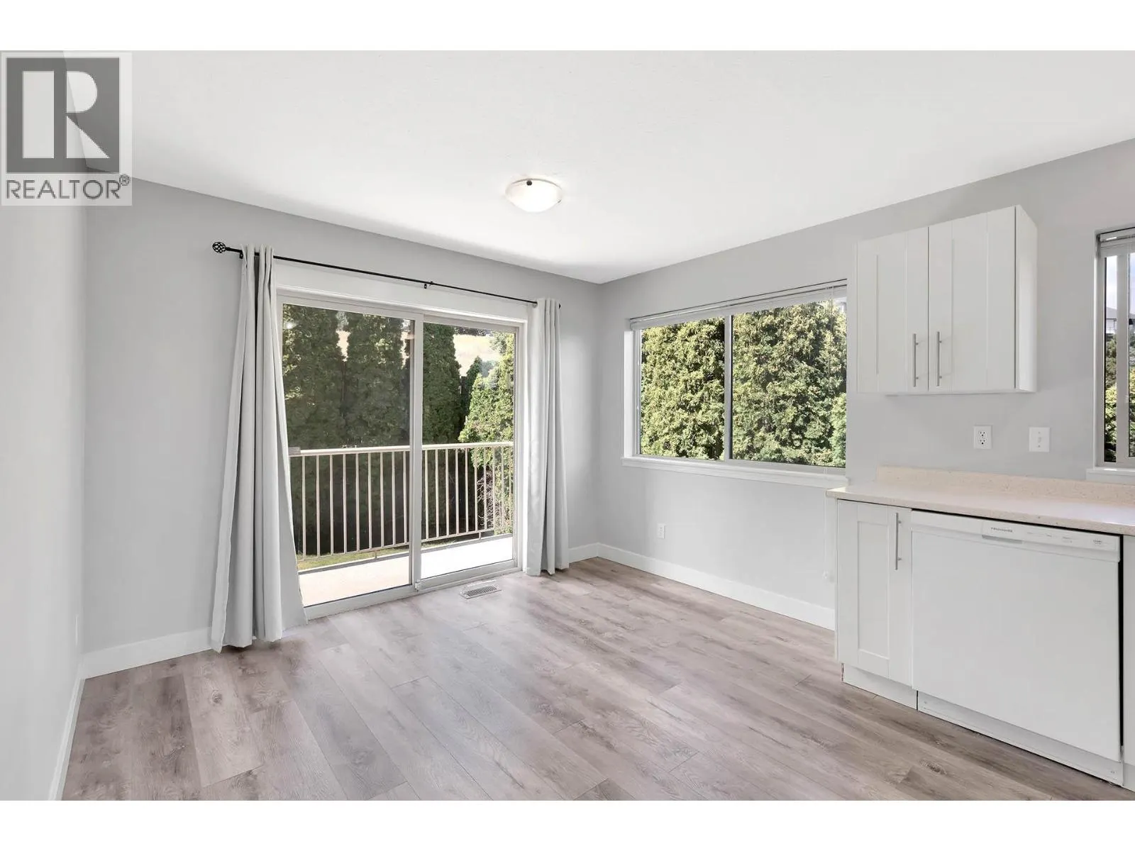 2130 VAN HORNE Drive