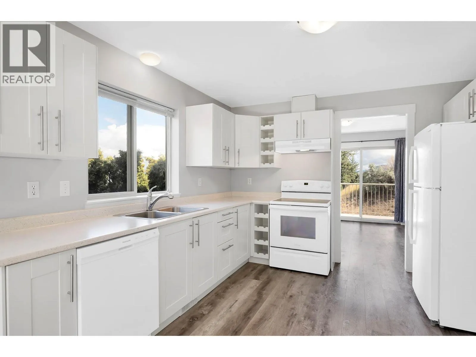 2130 VAN HORNE Drive