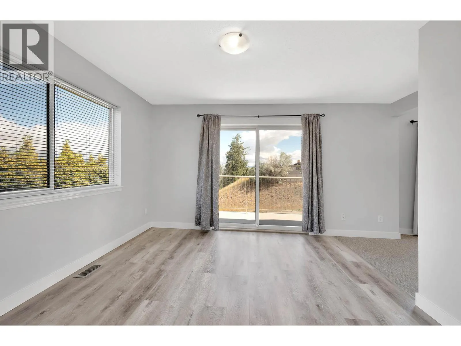 2130 VAN HORNE Drive