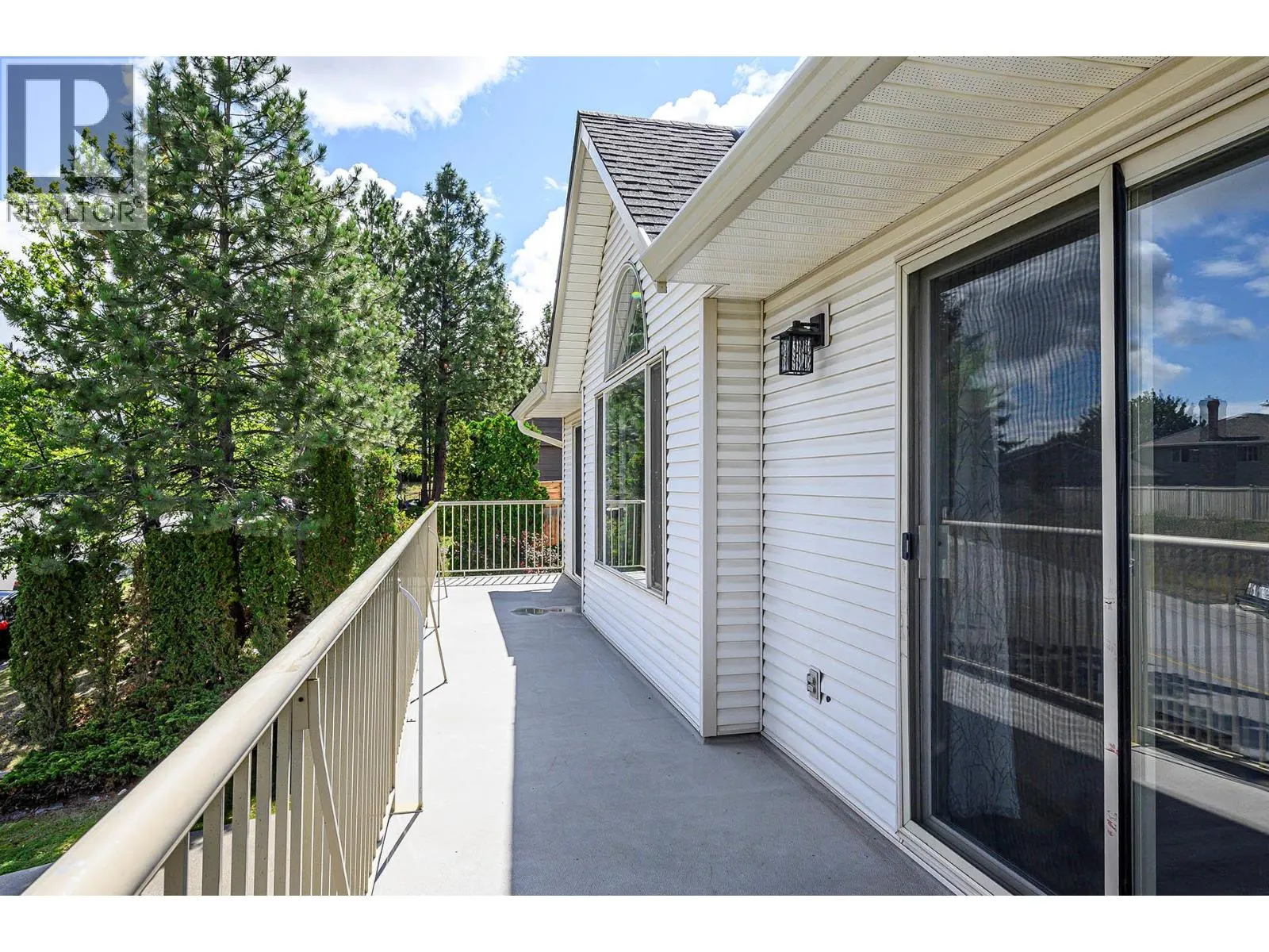 2130 VAN HORNE Drive