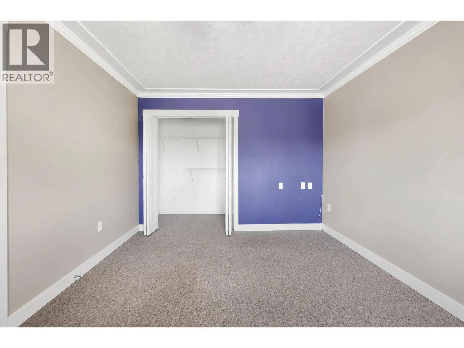 2130 VAN HORNE Drive