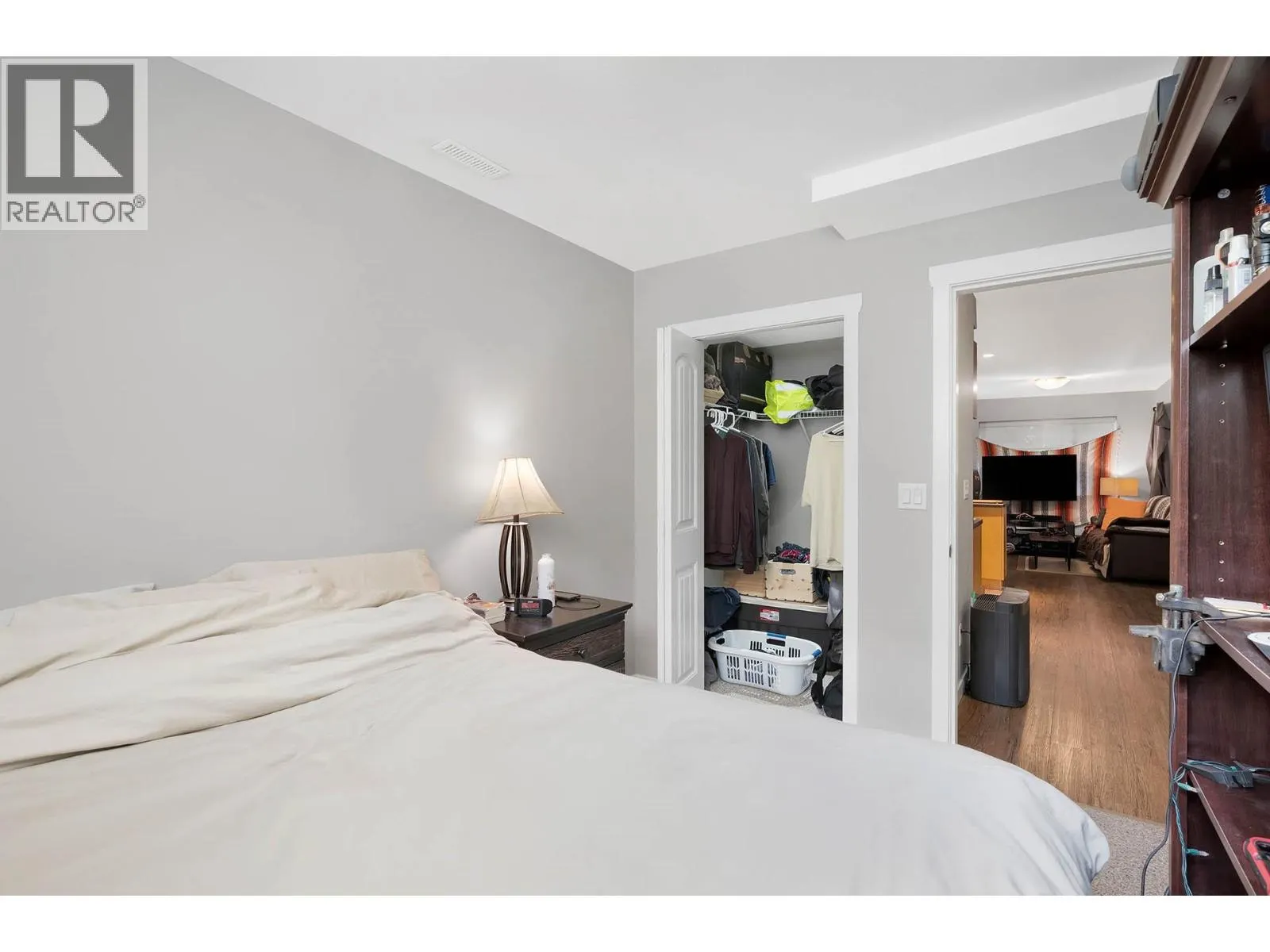 2130 VAN HORNE Drive