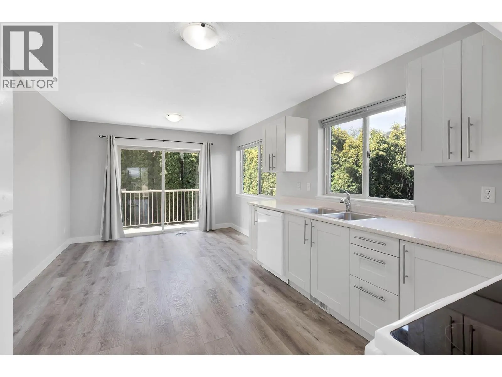 2130 VAN HORNE Drive