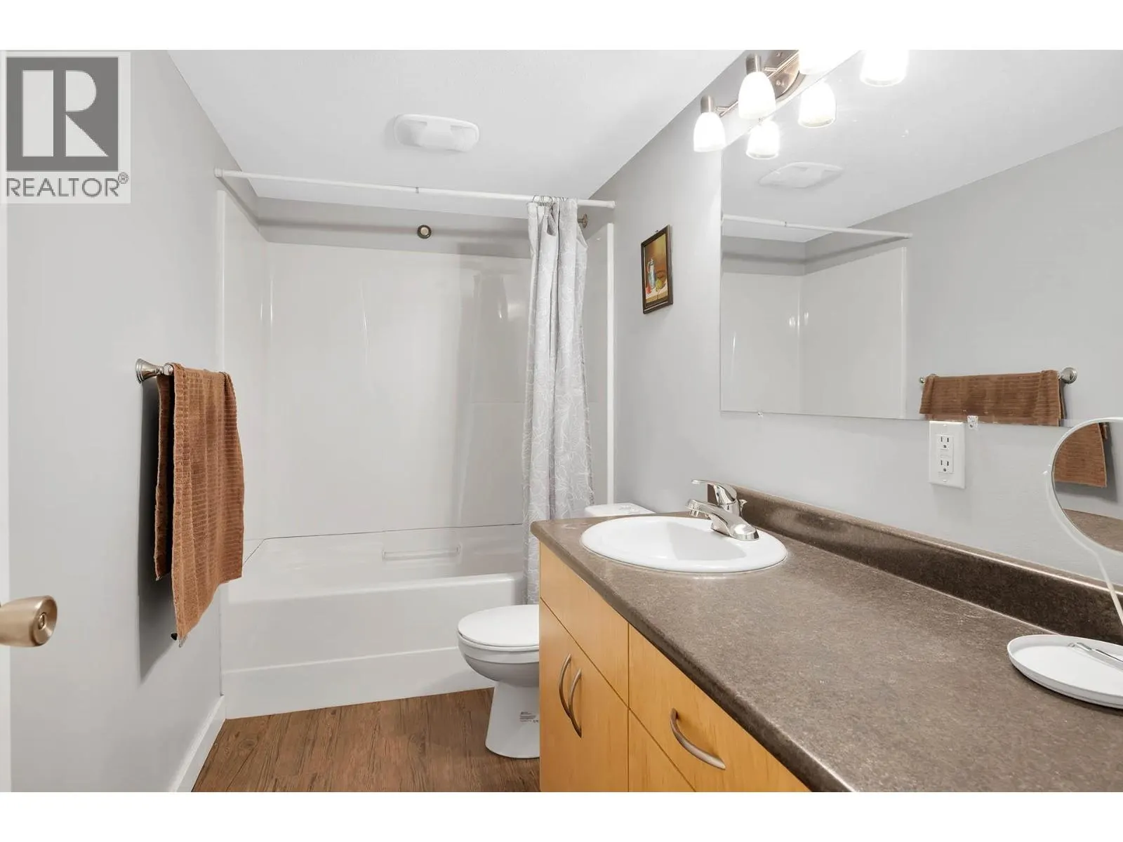 2130 VAN HORNE Drive