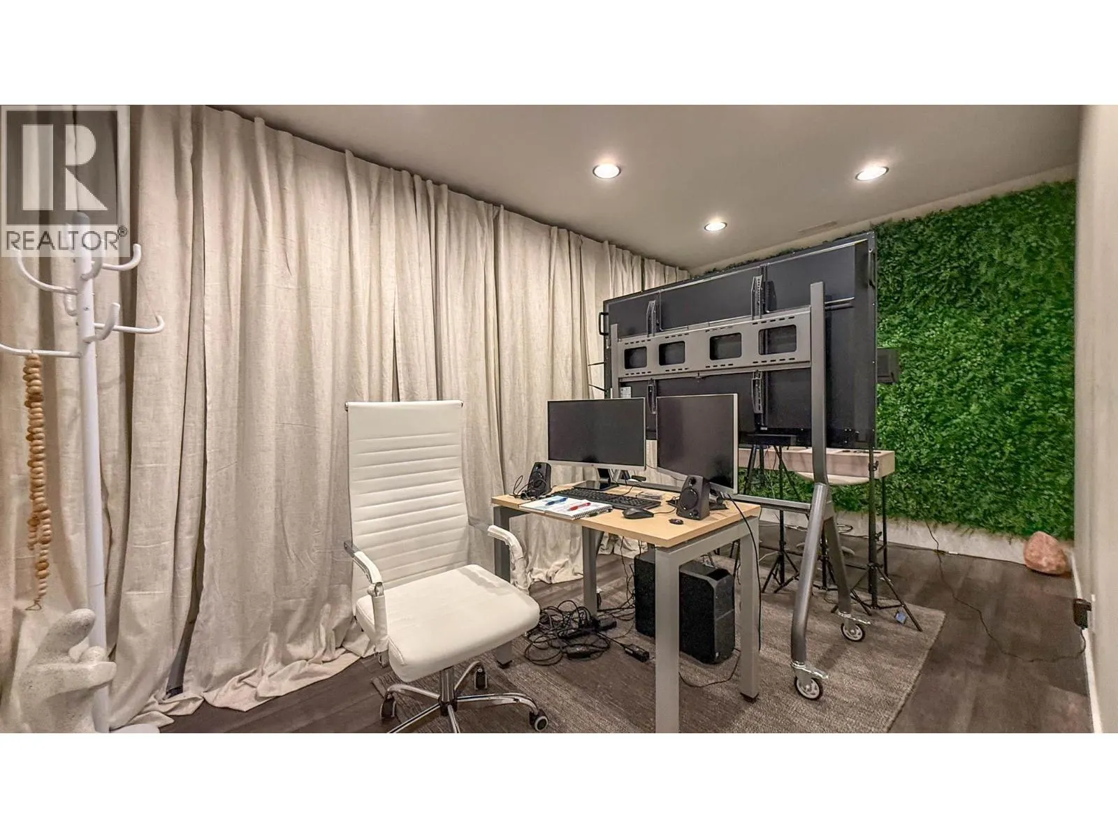 1462 St. Paul Street Unit# 201