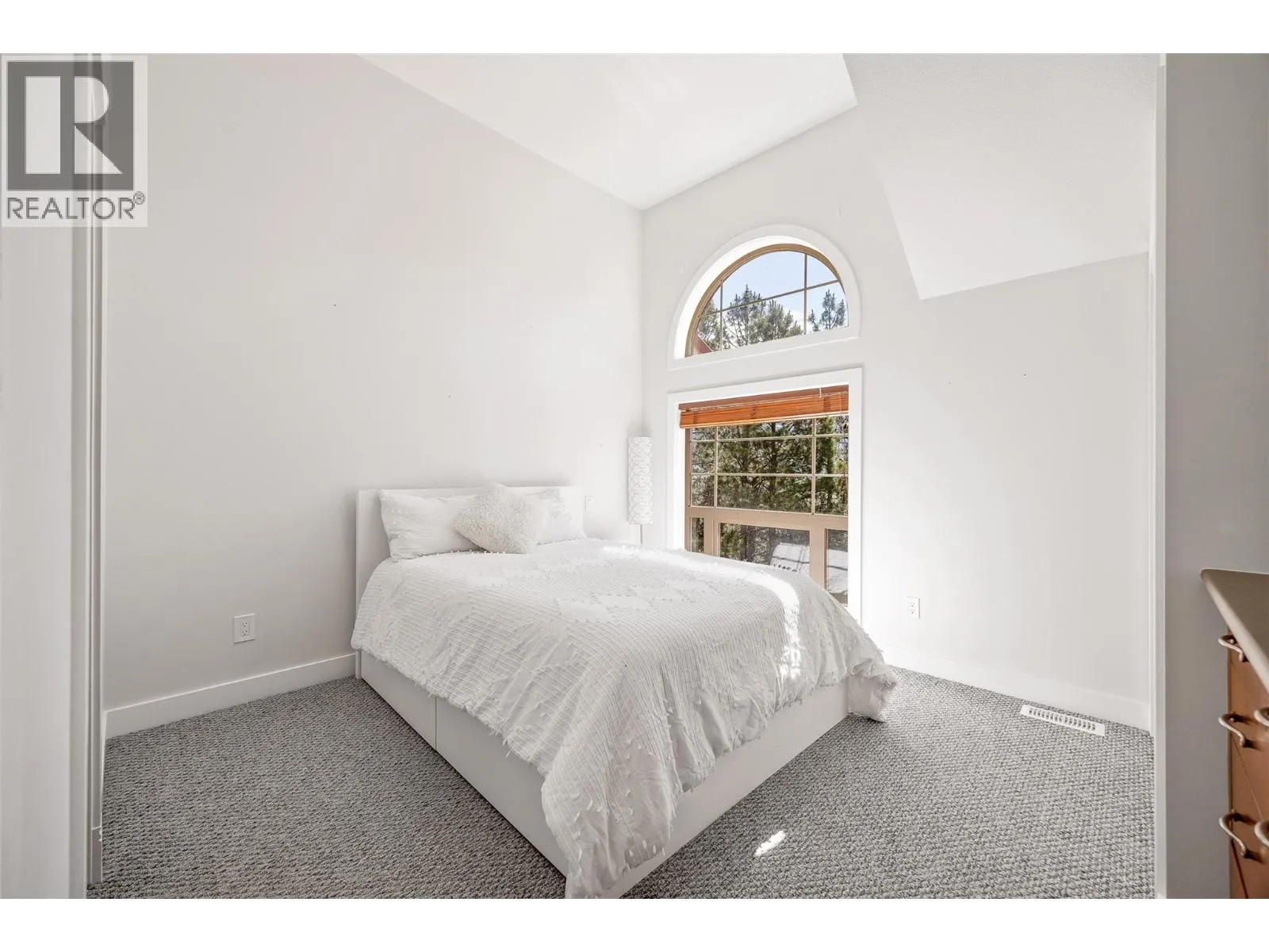 1795 Country Club Drive Unit# 204
