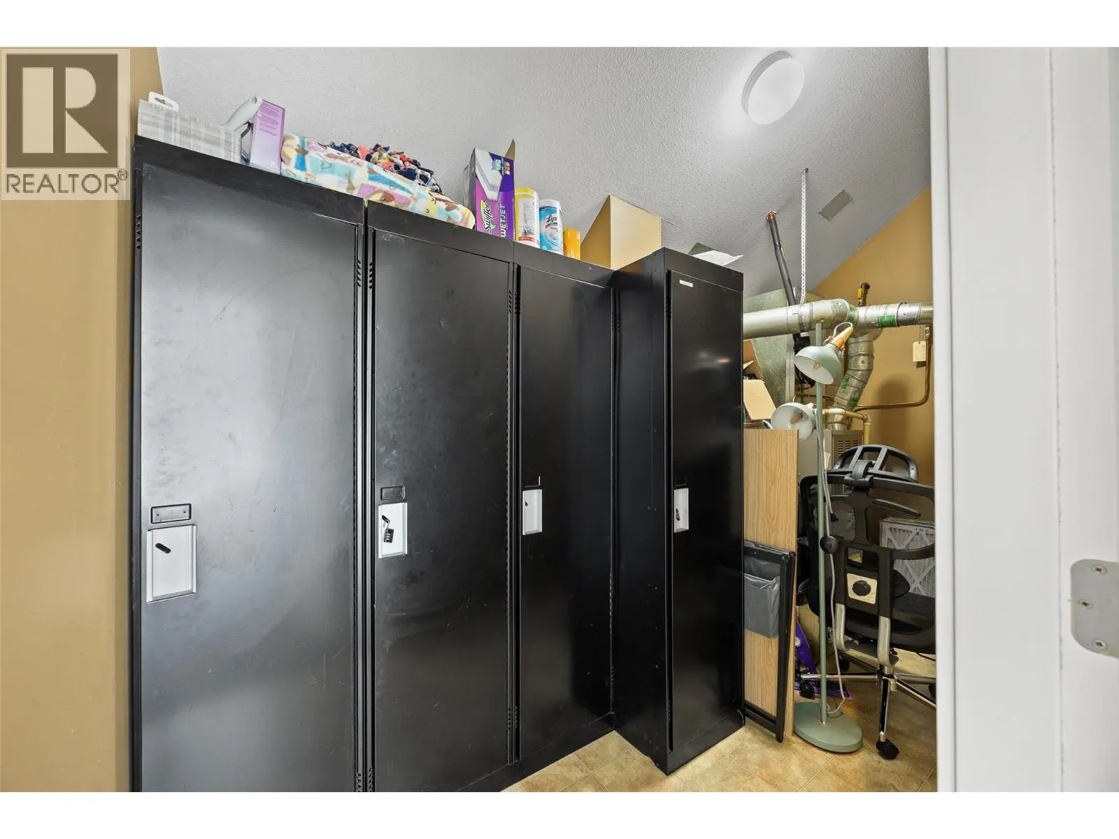 1795 Country Club Drive Unit# 204