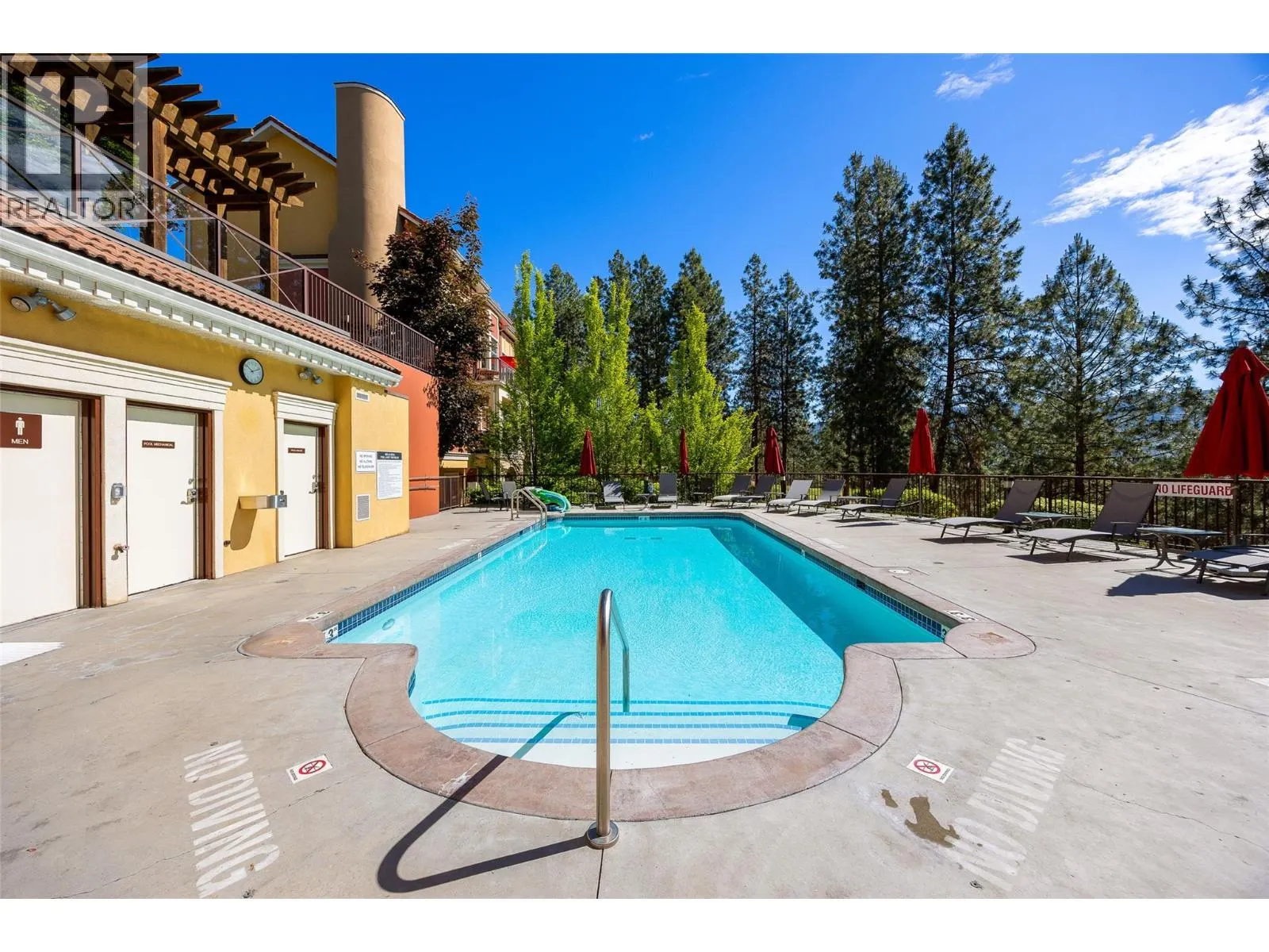 1795 Country Club Drive Unit# 204