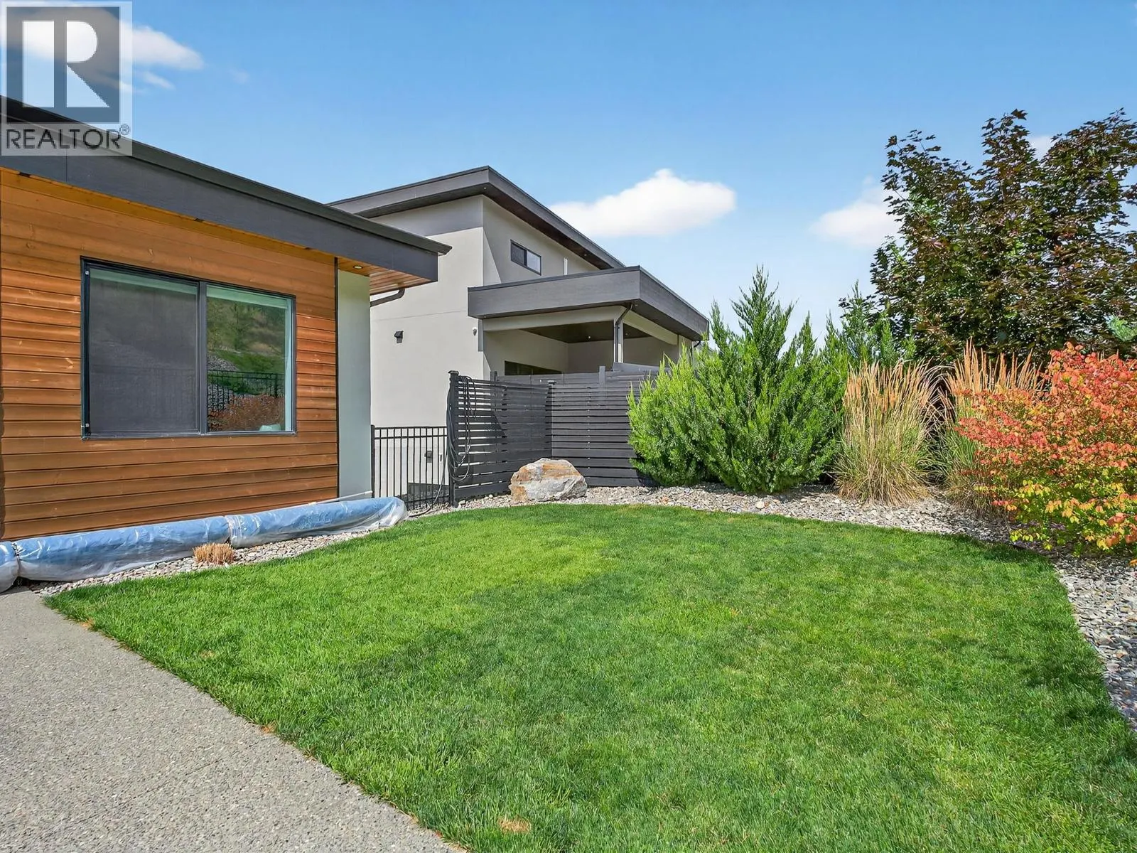 9443 Ledgestone Road