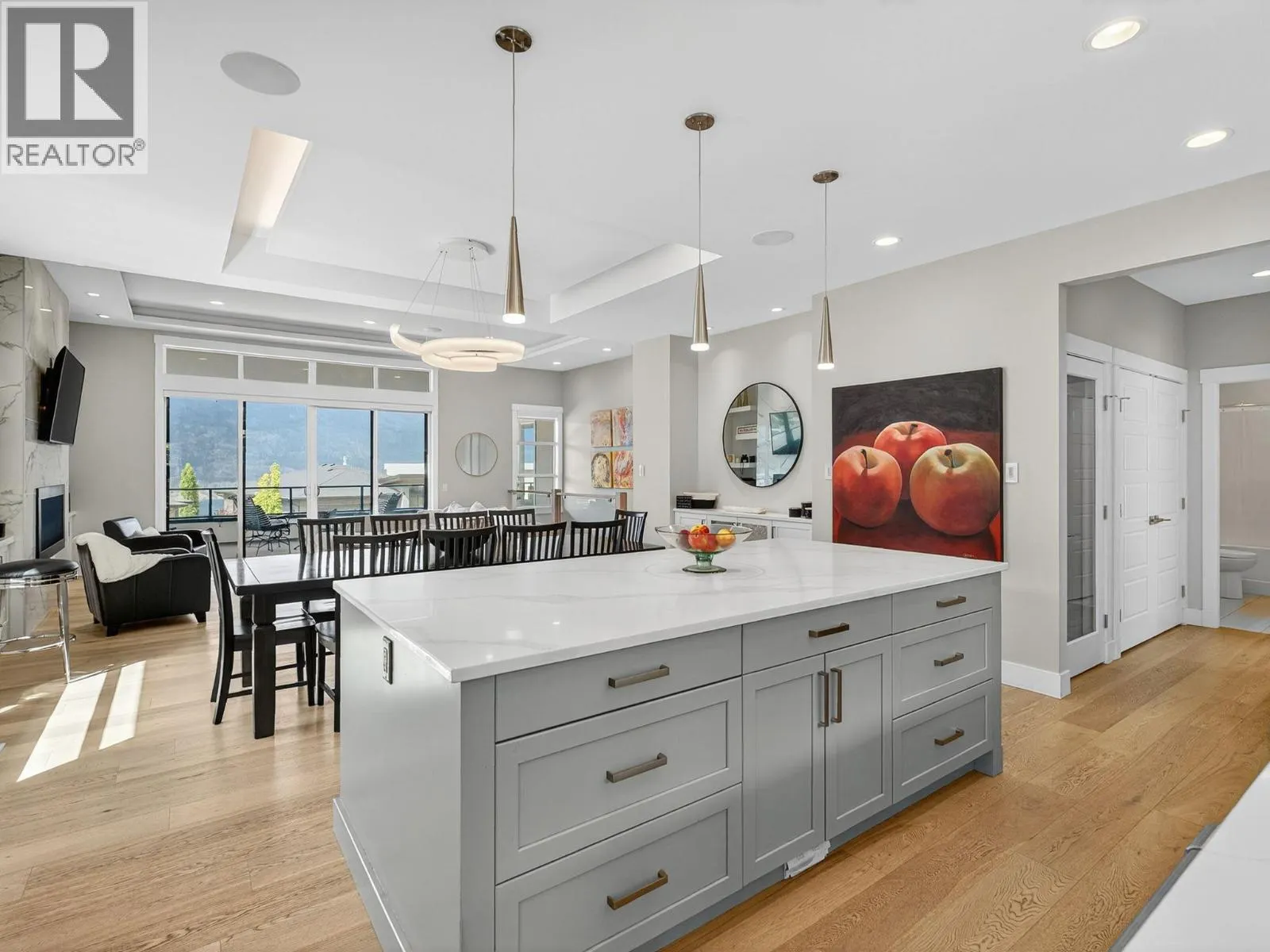 9443 Ledgestone Road
